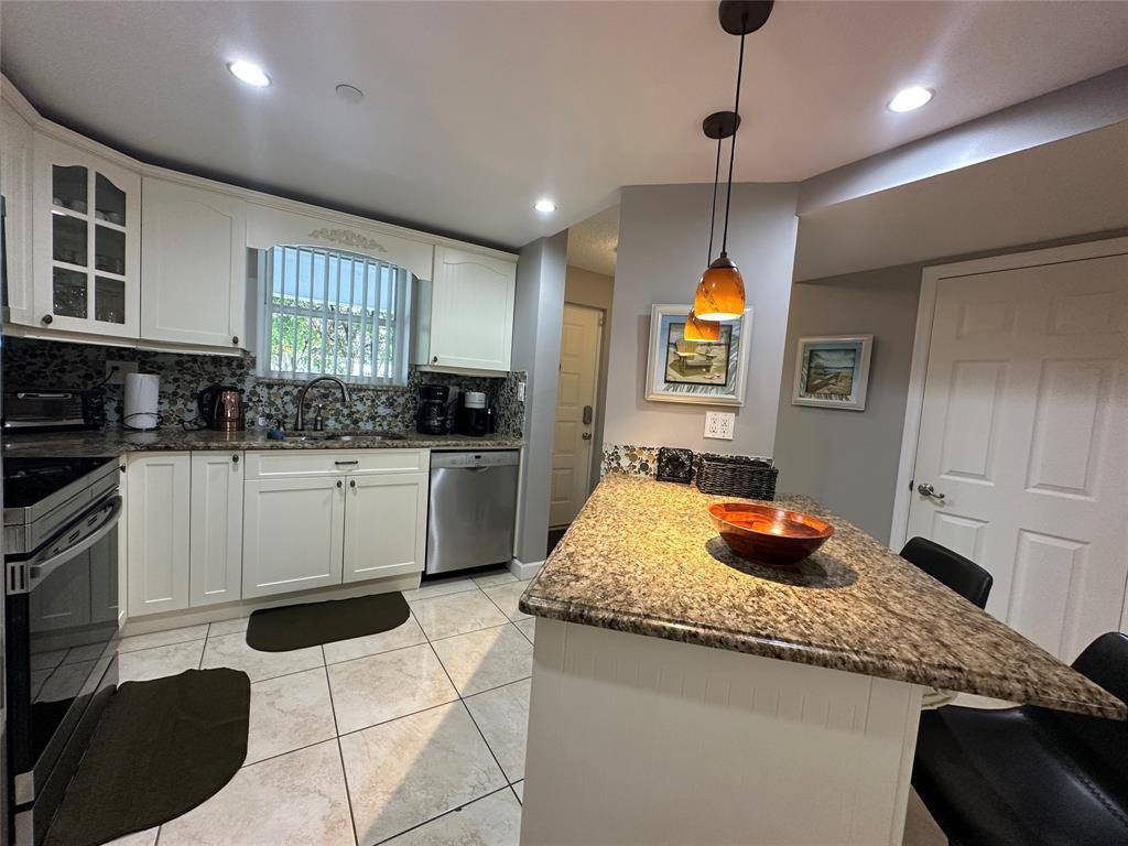 Sunny Isles Beach, FL 33160,17801 N Bay Rd #212