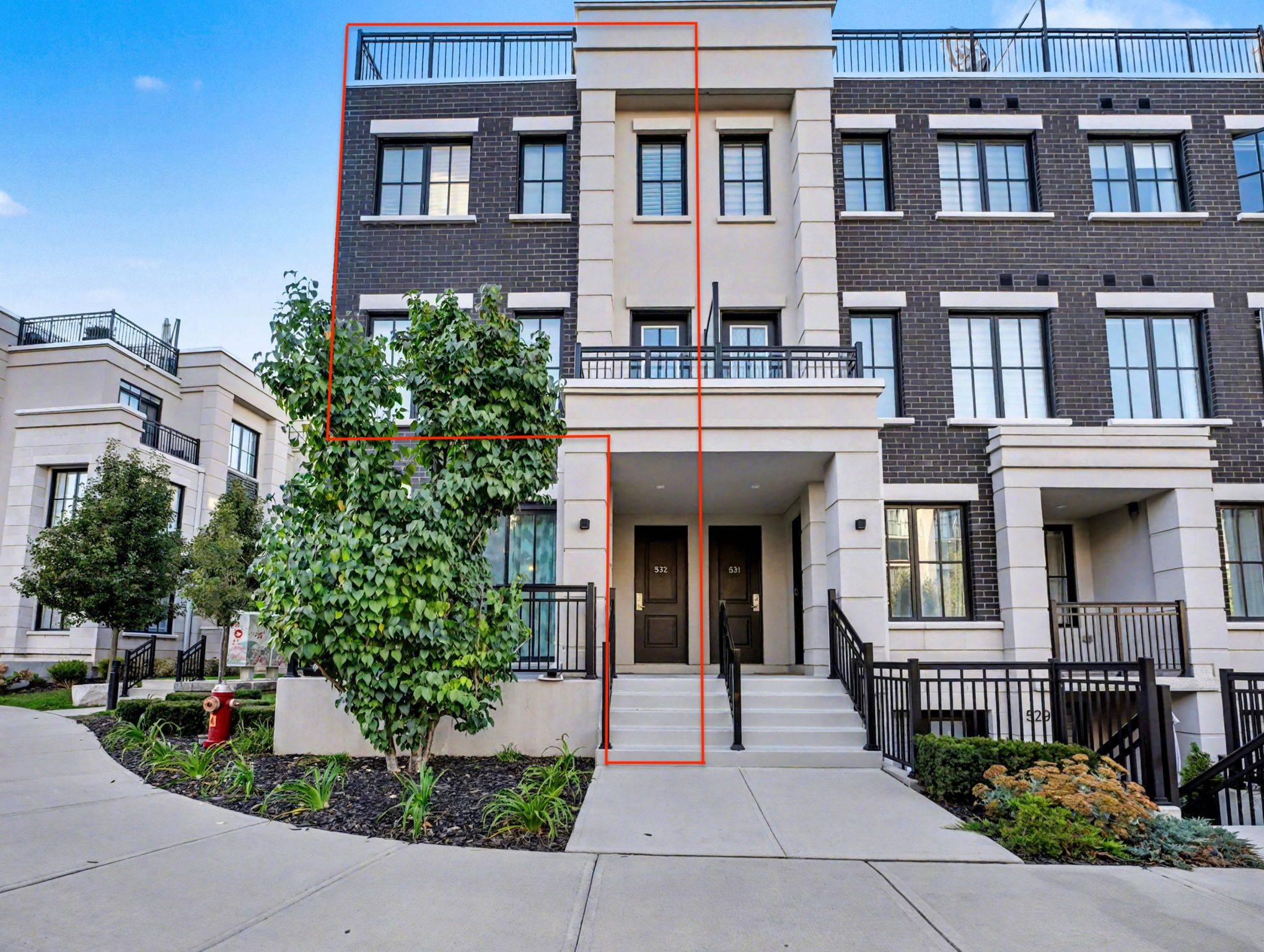 Mississauga, ON L5G 0B8,657 Cricklewood DR #532