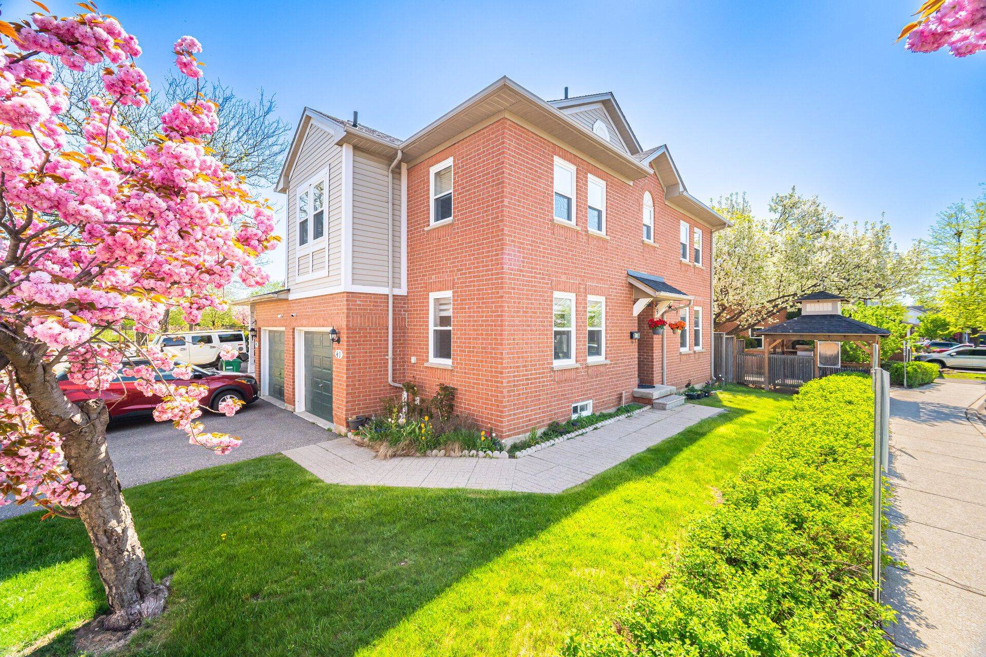 Mississauga, ON L5M 5P2,5659 Glen Erin DR E #41