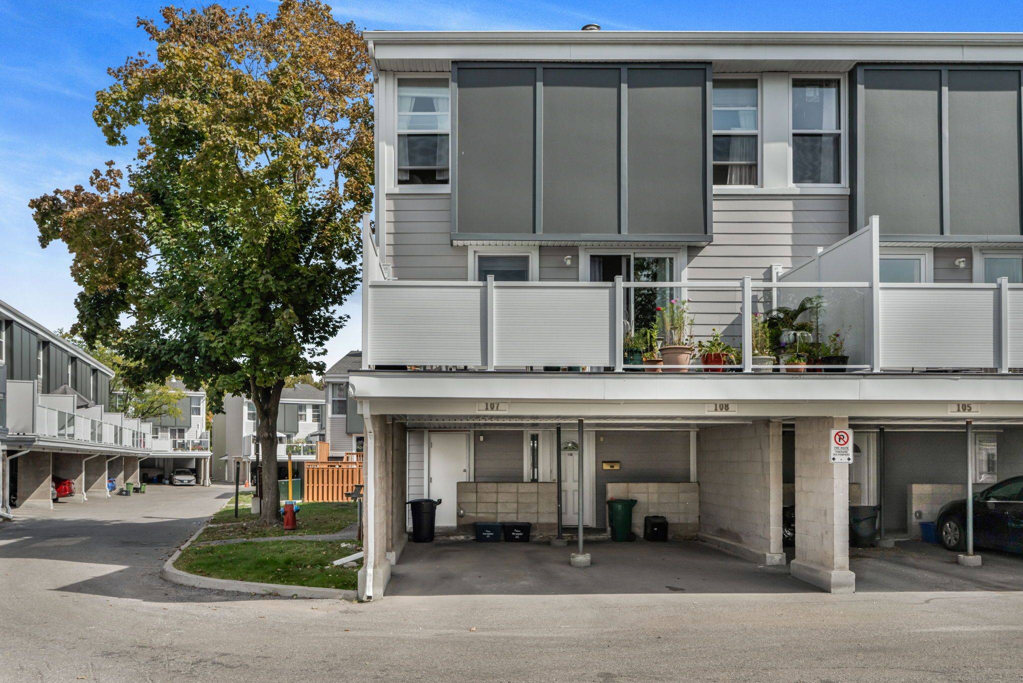 Hunt Club - Windsor Park Village And Area, ON K1V 9N5,3445 UPLANDS DR #107