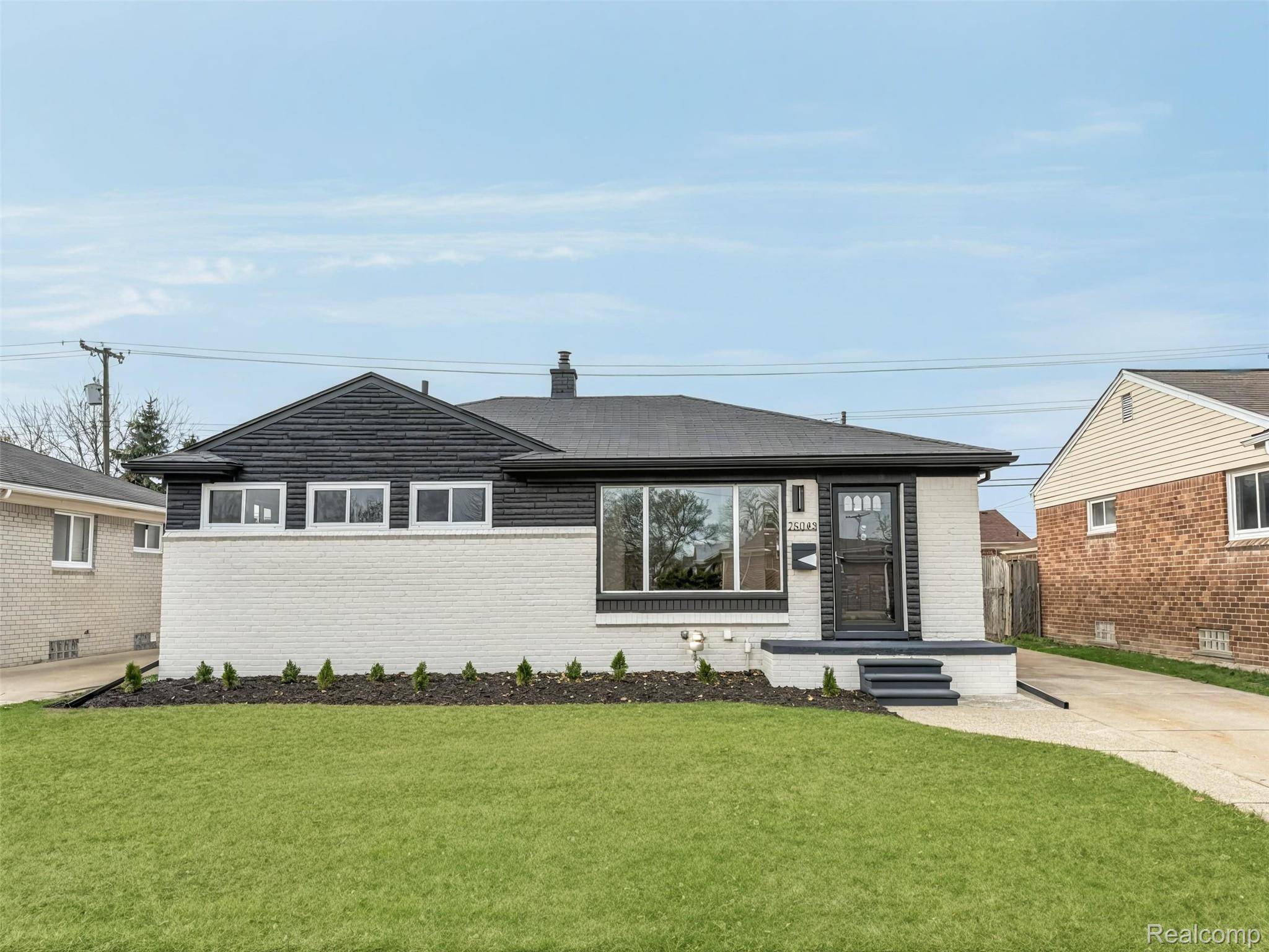 Roseville, MI 48066,26049 Fernwood ST