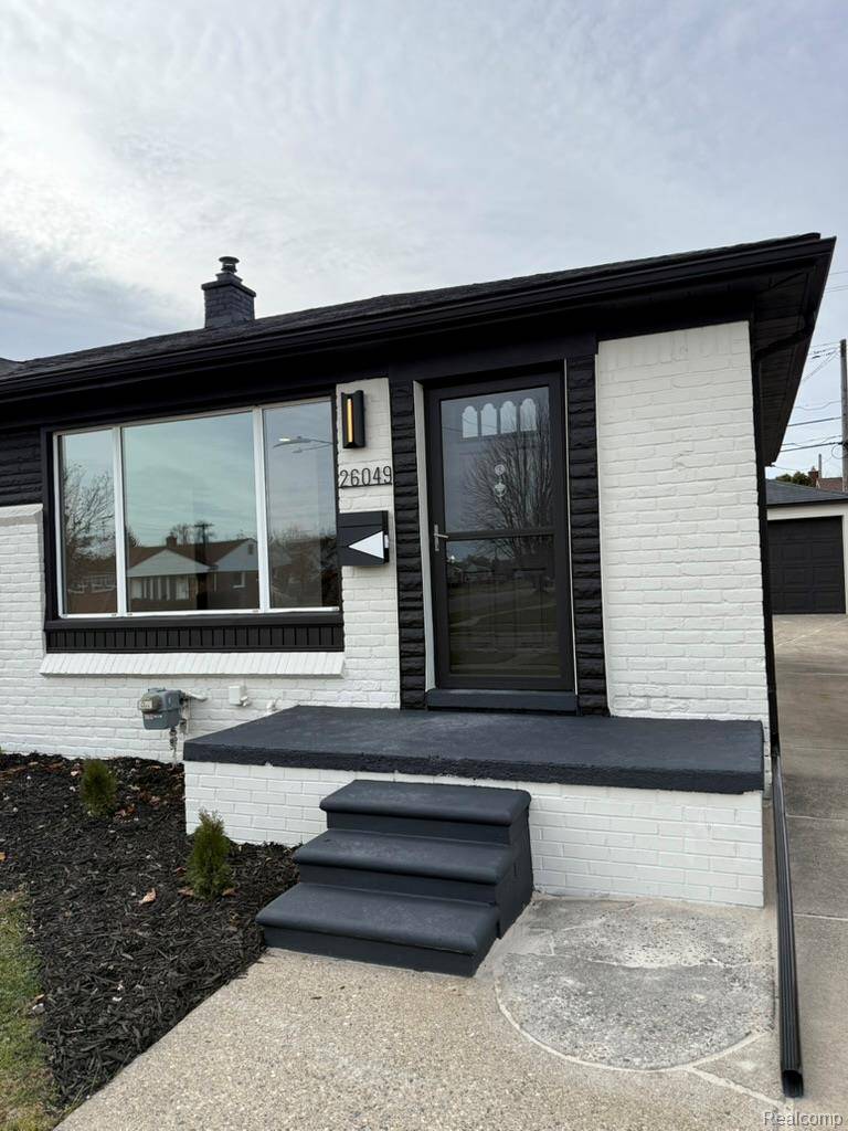 Roseville, MI 48066,26049 Fernwood ST