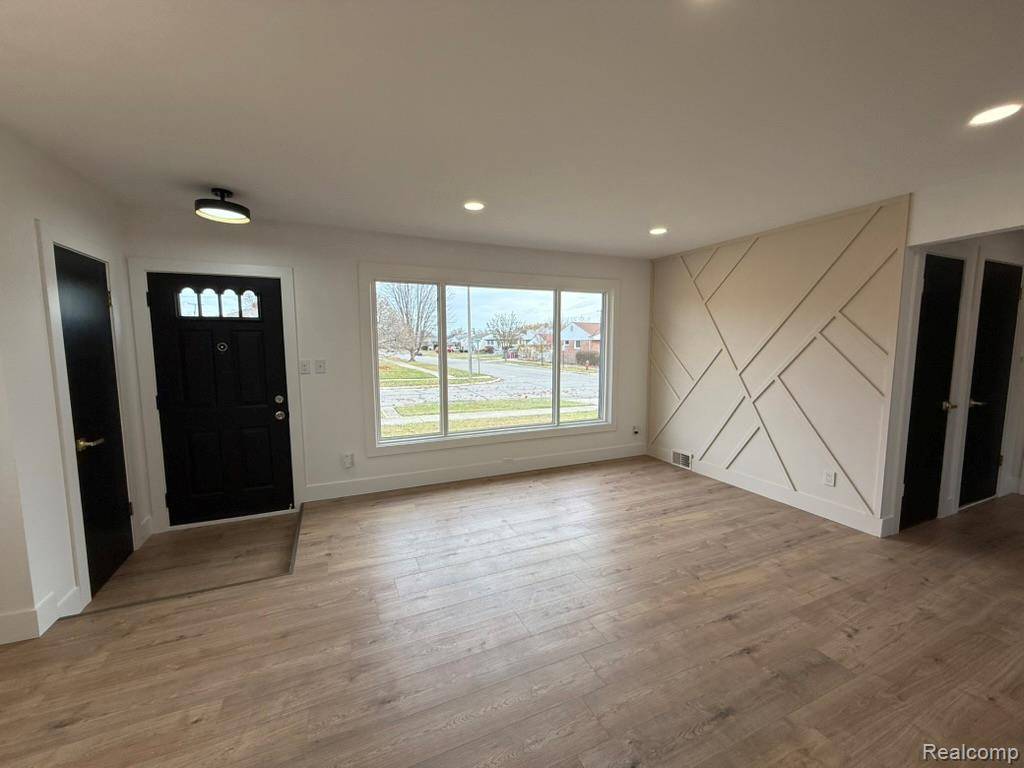 Roseville, MI 48066,26049 Fernwood ST