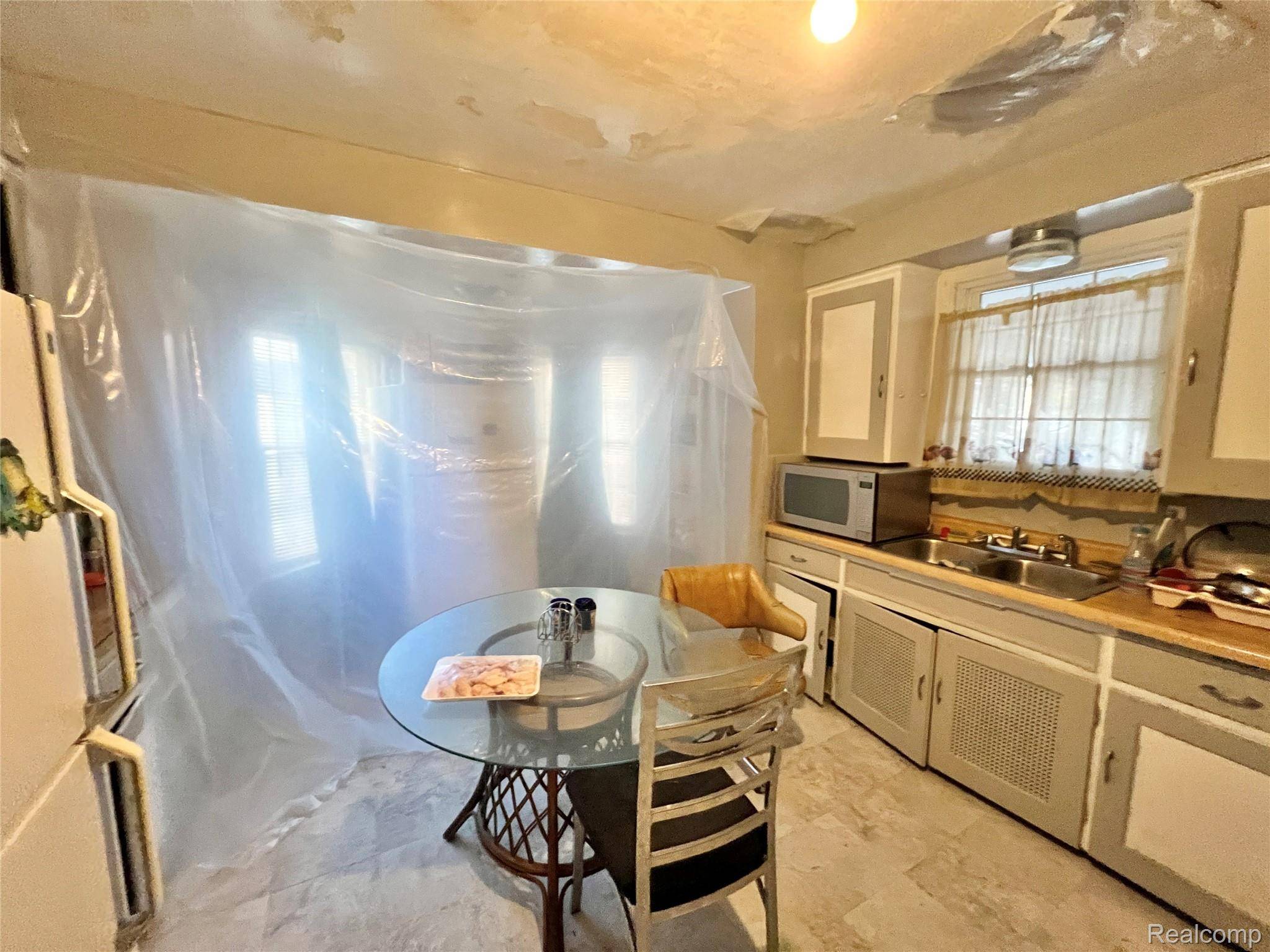 Southfield, MI 48075,21431 Hollywood ST