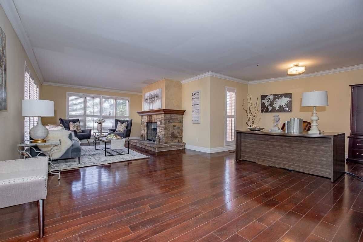 Oakville, ON L6J 5Z4,2301 Bennington Gate