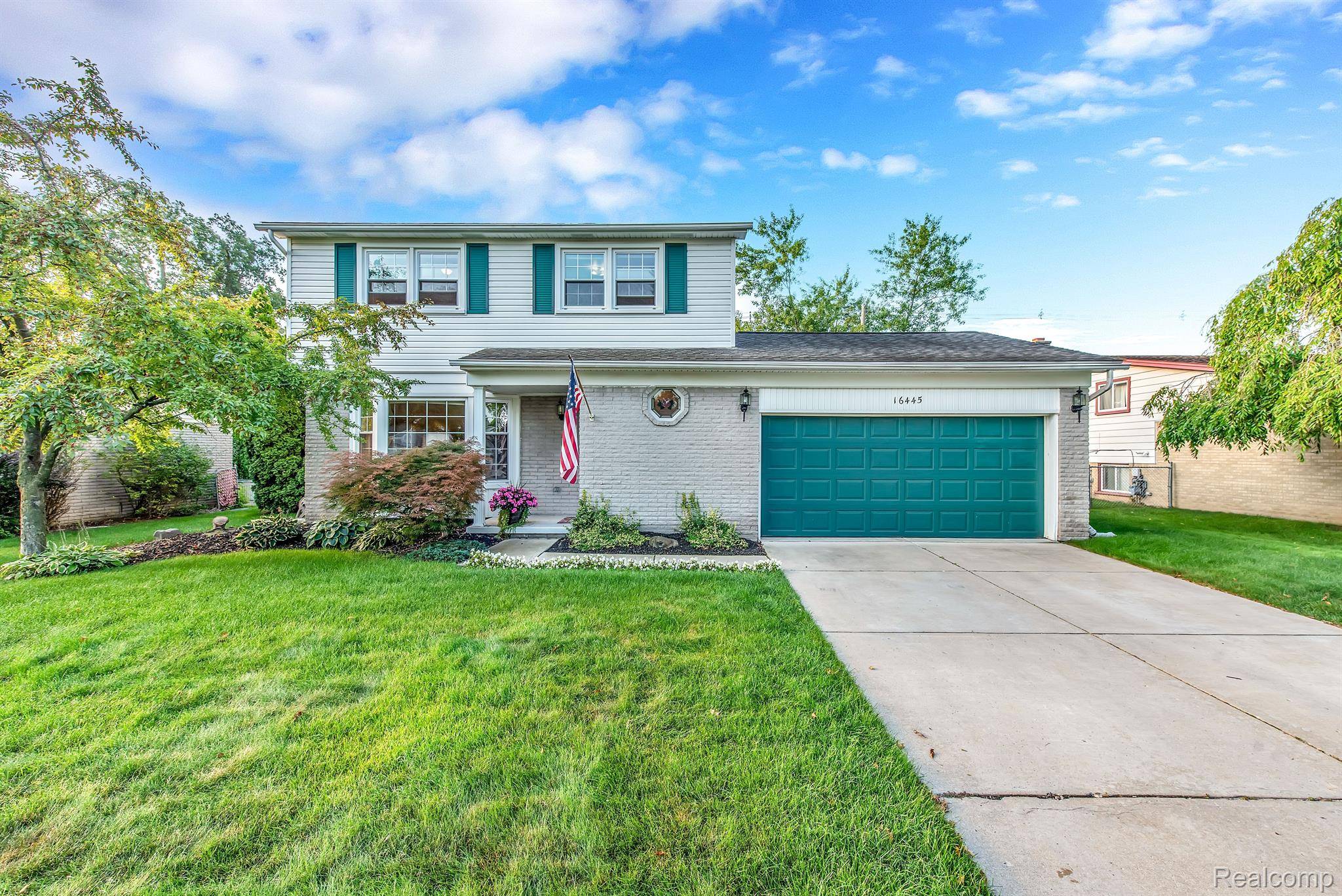 Woodhaven, MI 48183,16445 TRUWOOD ST