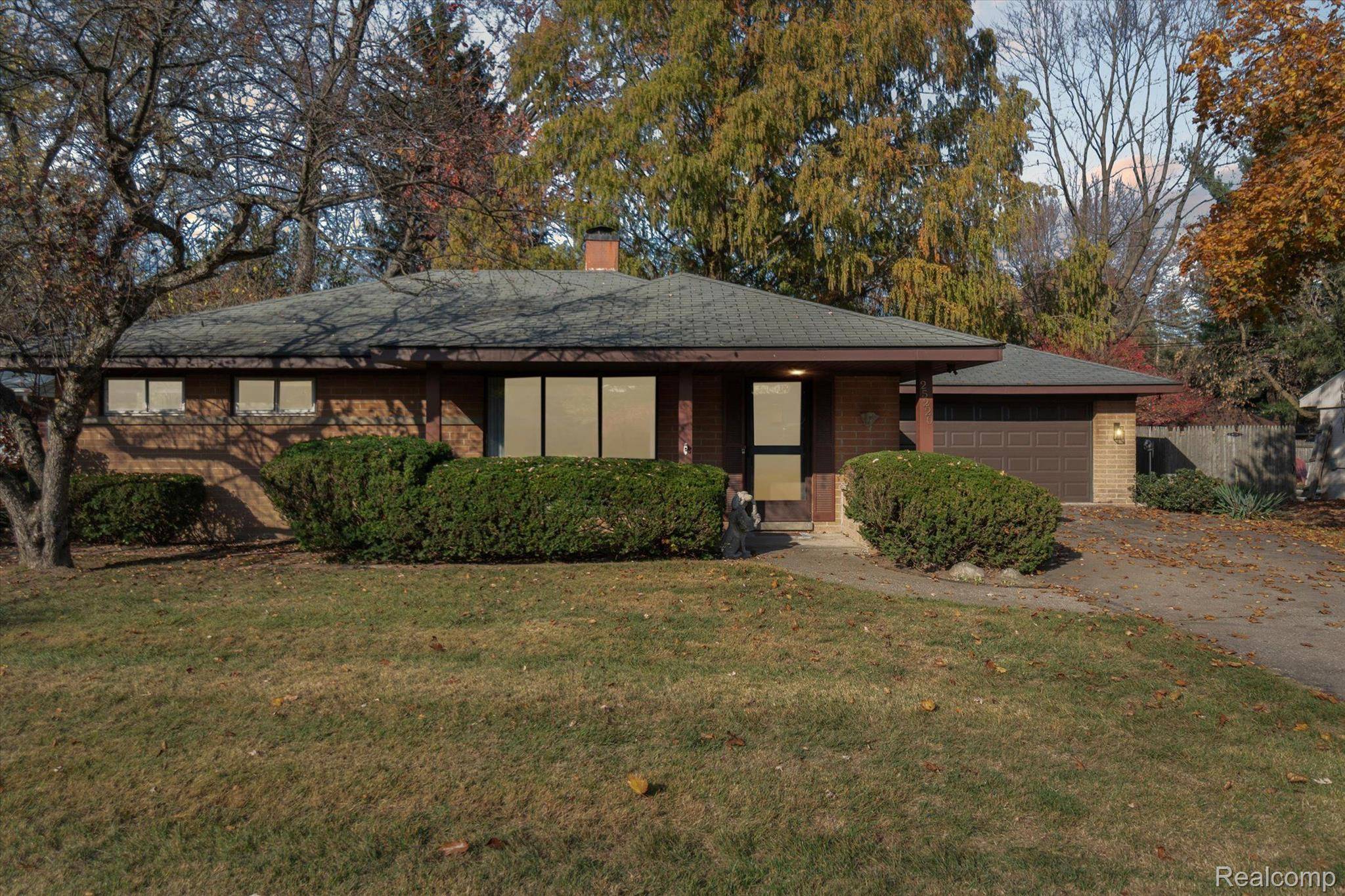 Southfield, MI 48033,25220 Orchard Grove ST