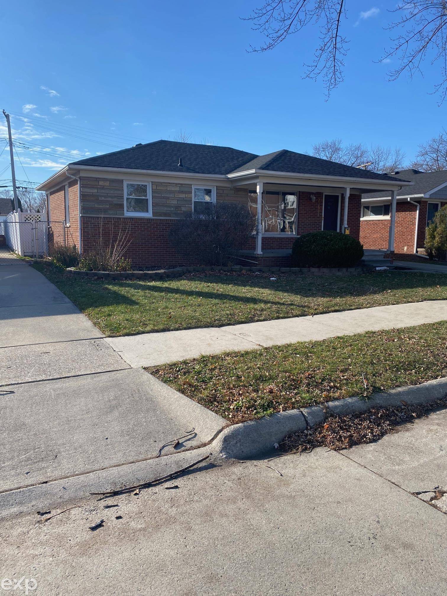 Saint Clair Shores, MI 48080,22508 DOREMUS