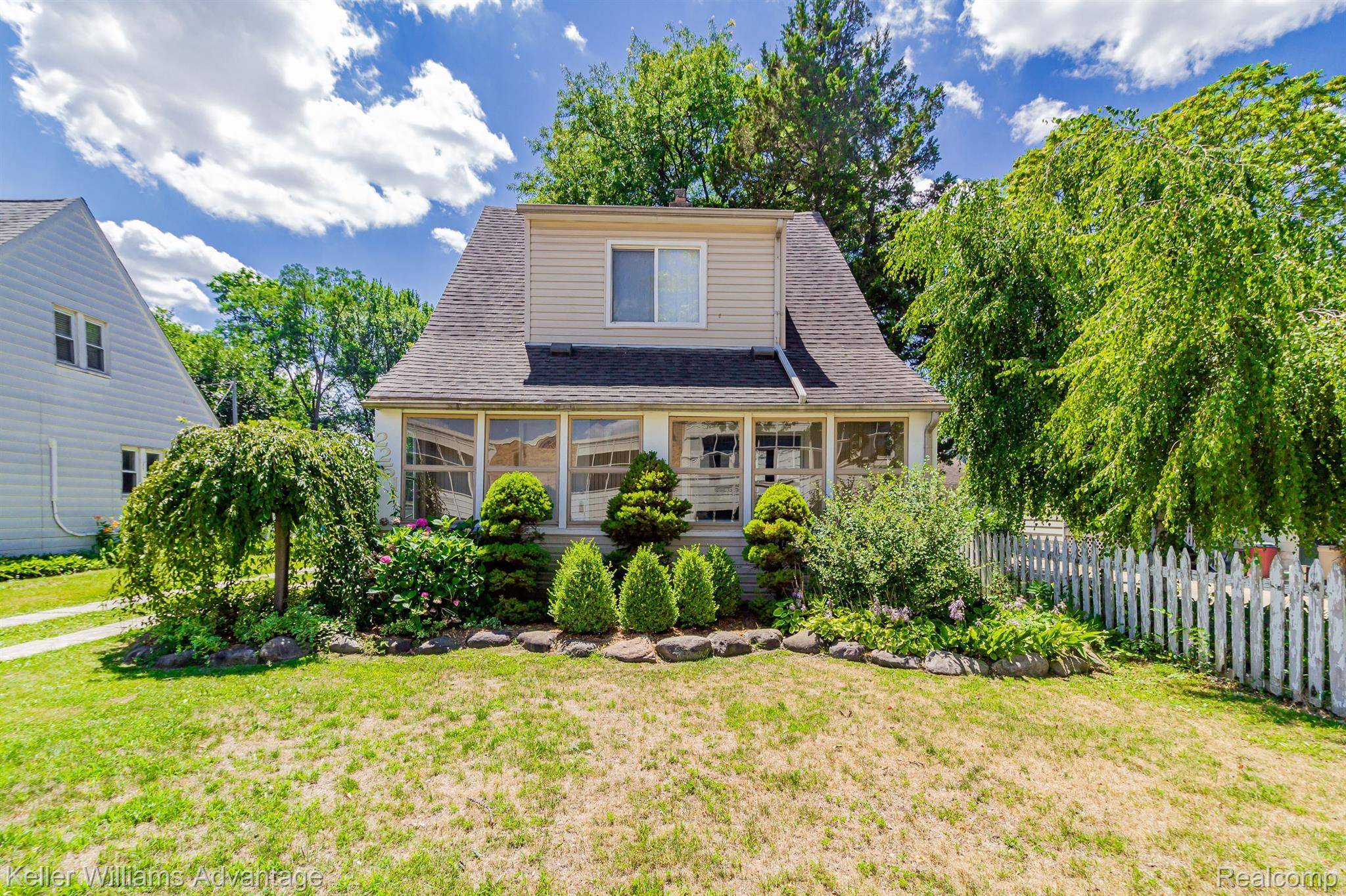 Berkley, MI 48072,2251 SUNNYKNOLL AVE