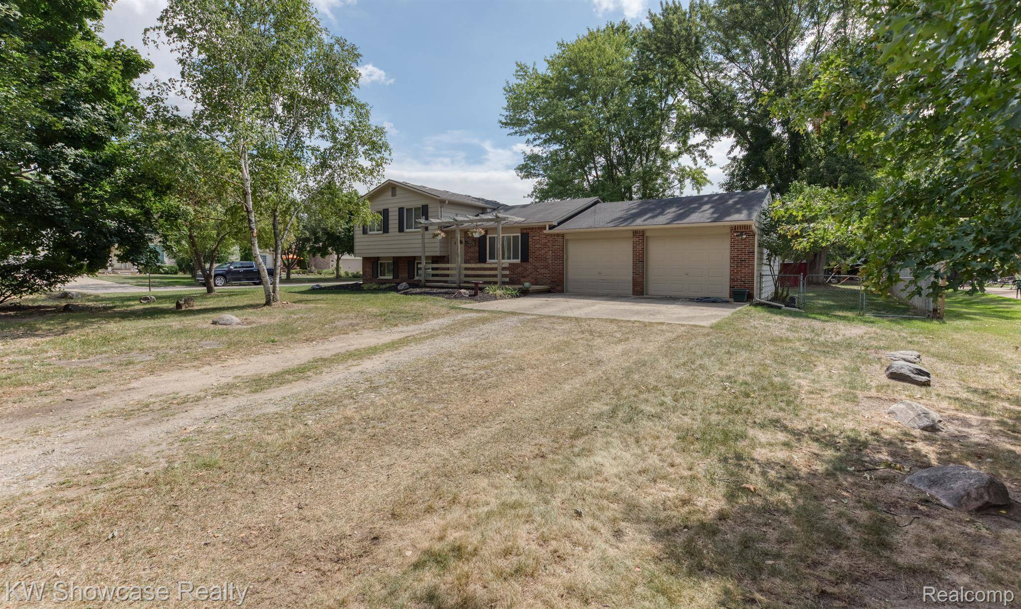 Wixom, MI 48393,2605 POTTER RD