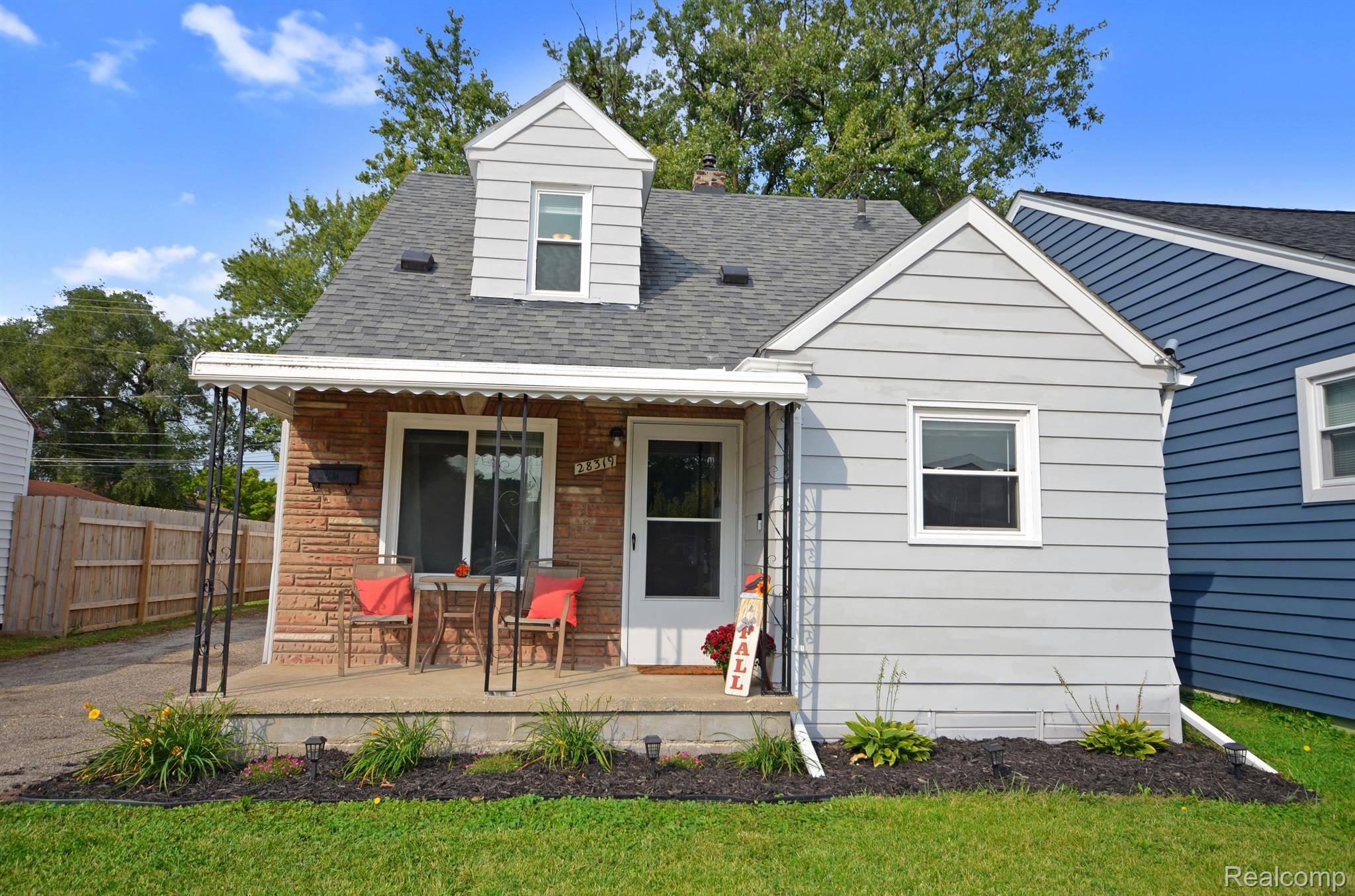 Roseville, MI 48066,28319 Maple ST