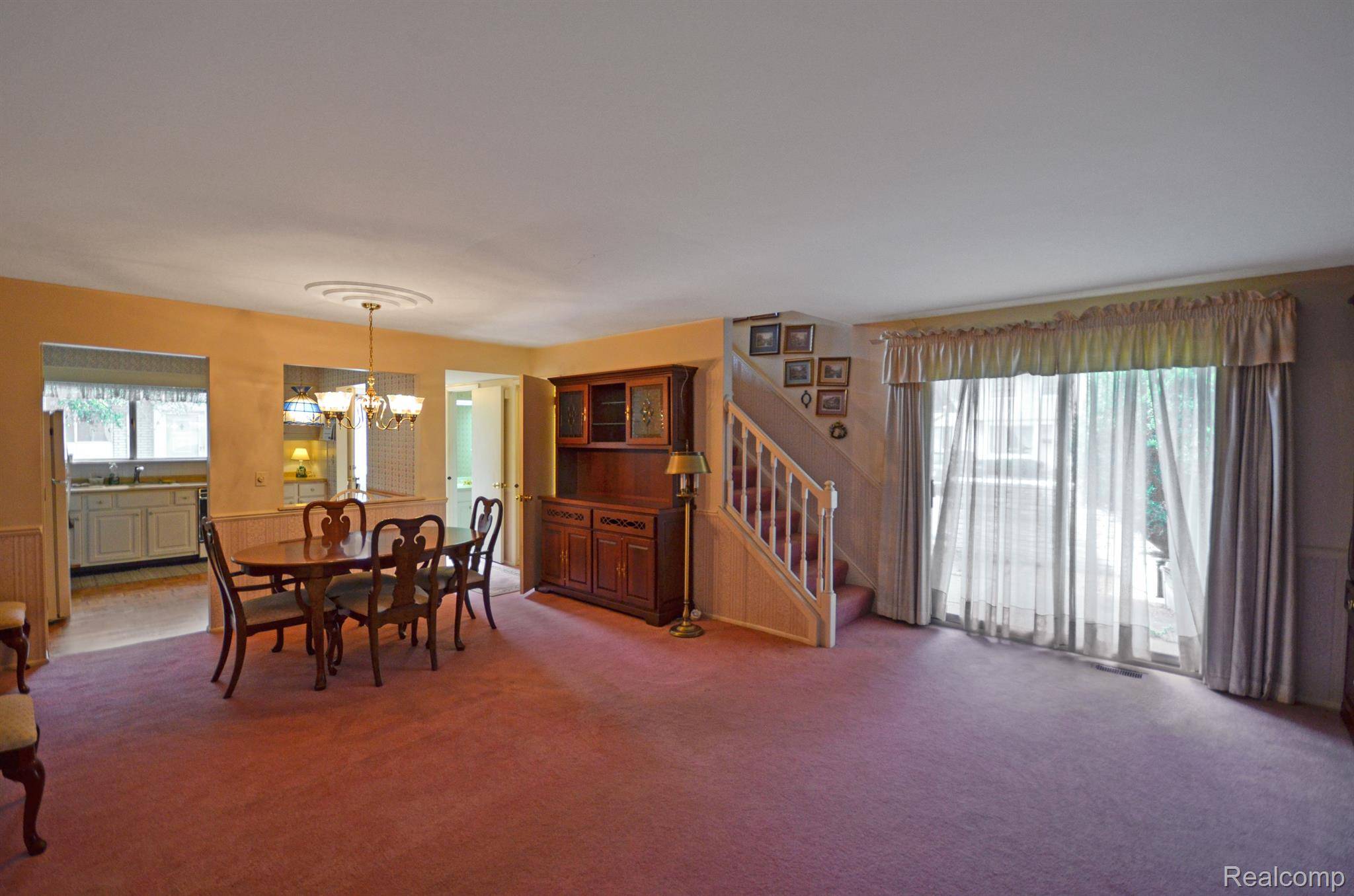 Warren, MI 48092,28116 Universal DR