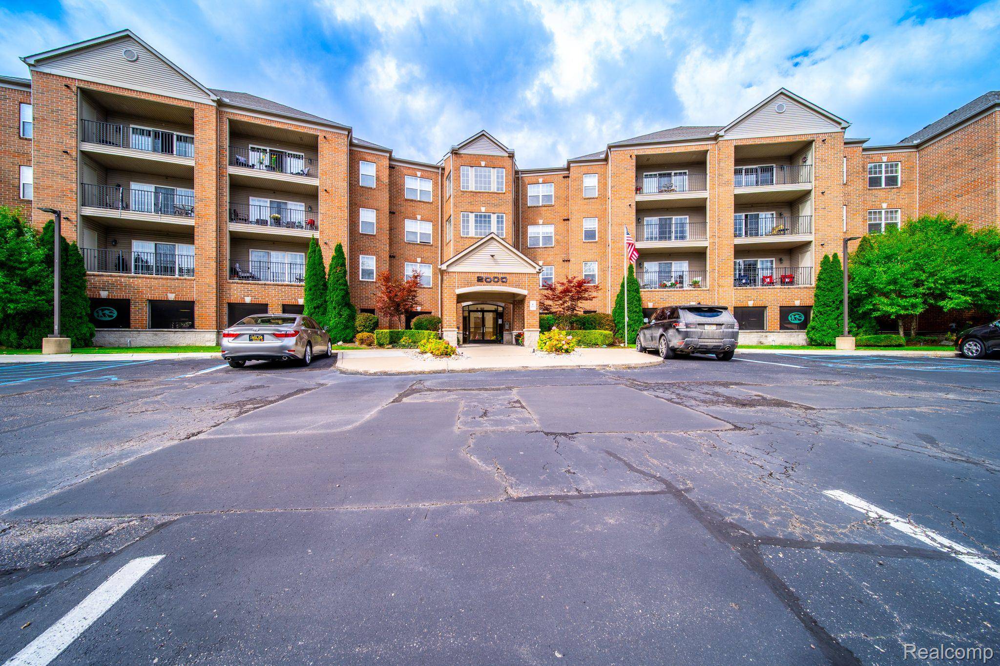 St. Clair Shores, MI 48082,2312 COUNTRY CLUB DR