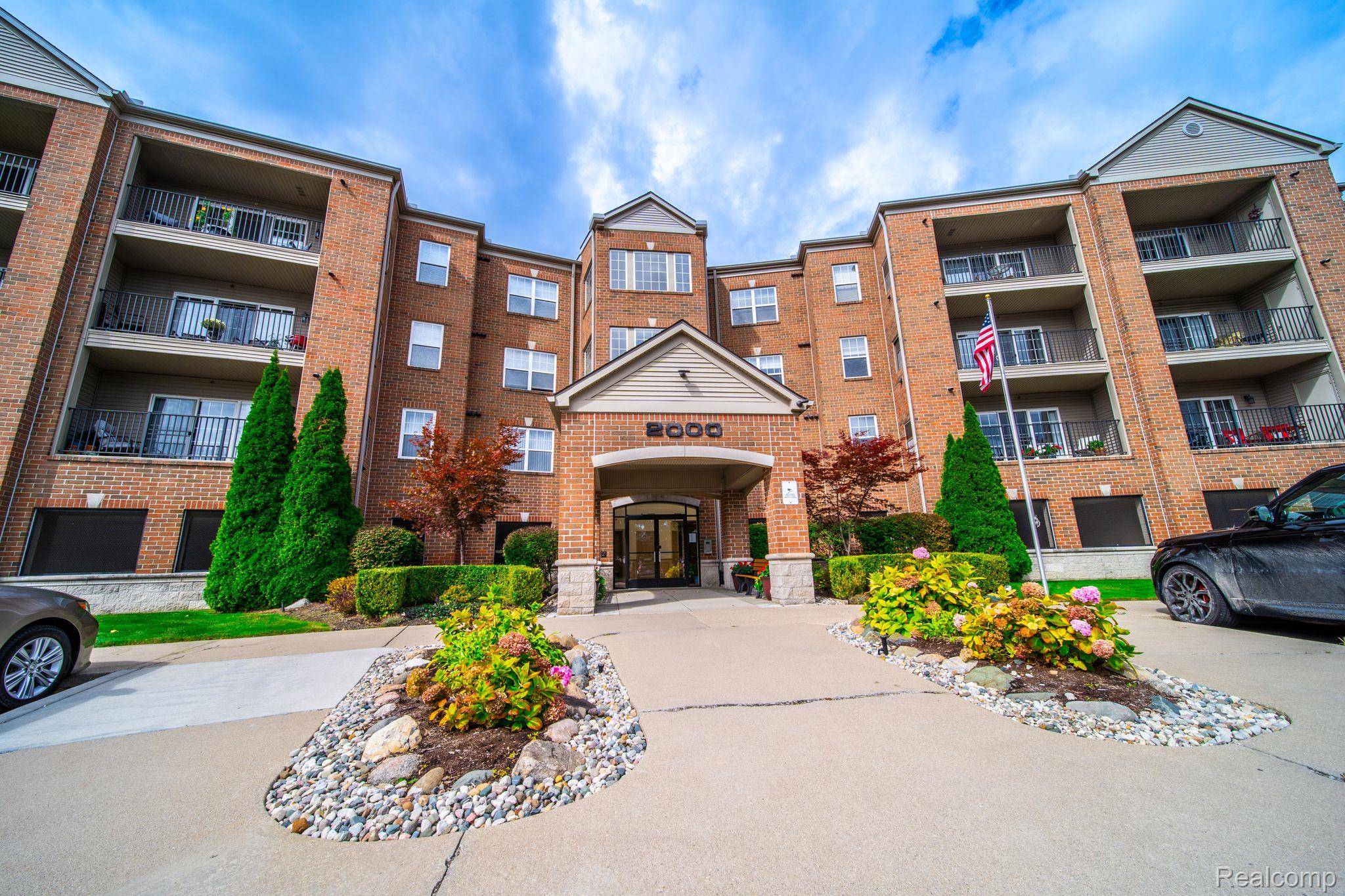 St. Clair Shores, MI 48082,2312 COUNTRY CLUB DR