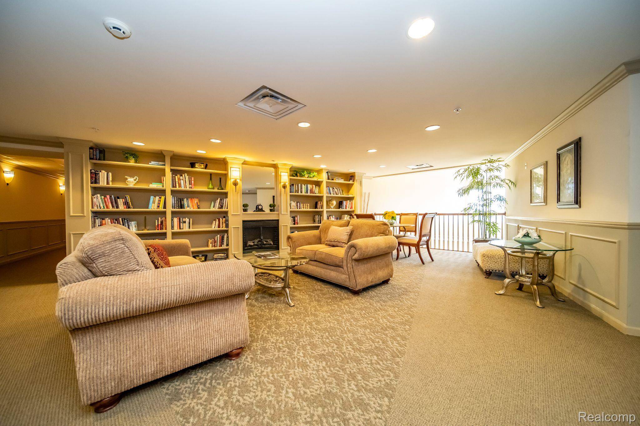 St. Clair Shores, MI 48082,2312 COUNTRY CLUB DR