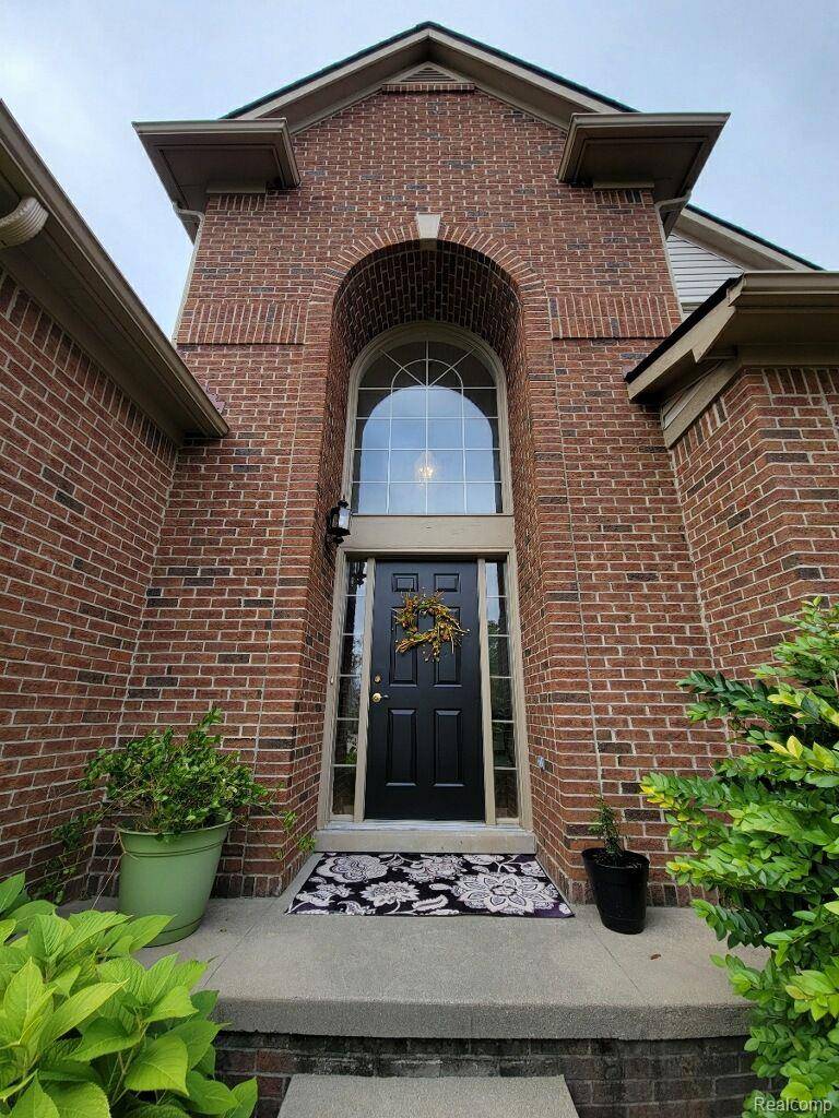 Rochester, MI 48306,3674 INVERNESS DR