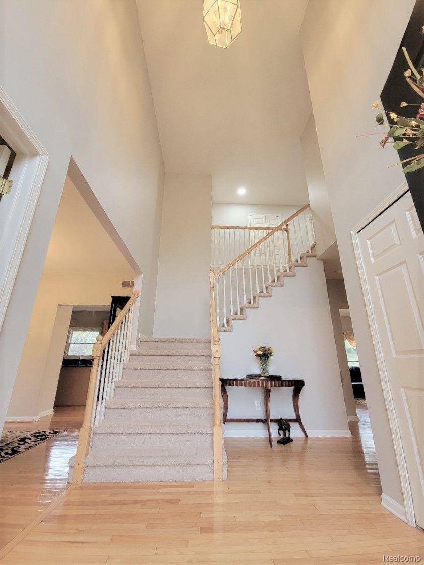 Rochester, MI 48306,3674 INVERNESS DR