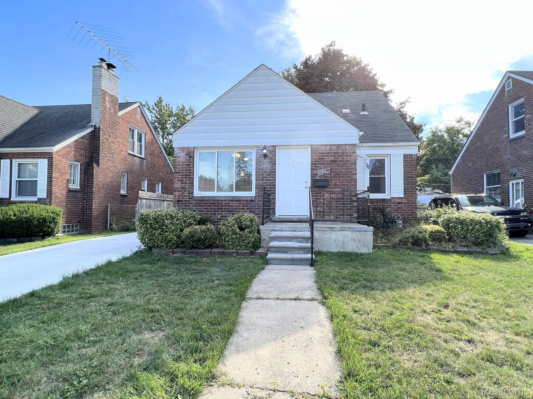 Harper Woods, MI 48225,20244 ROSCOMMON ST