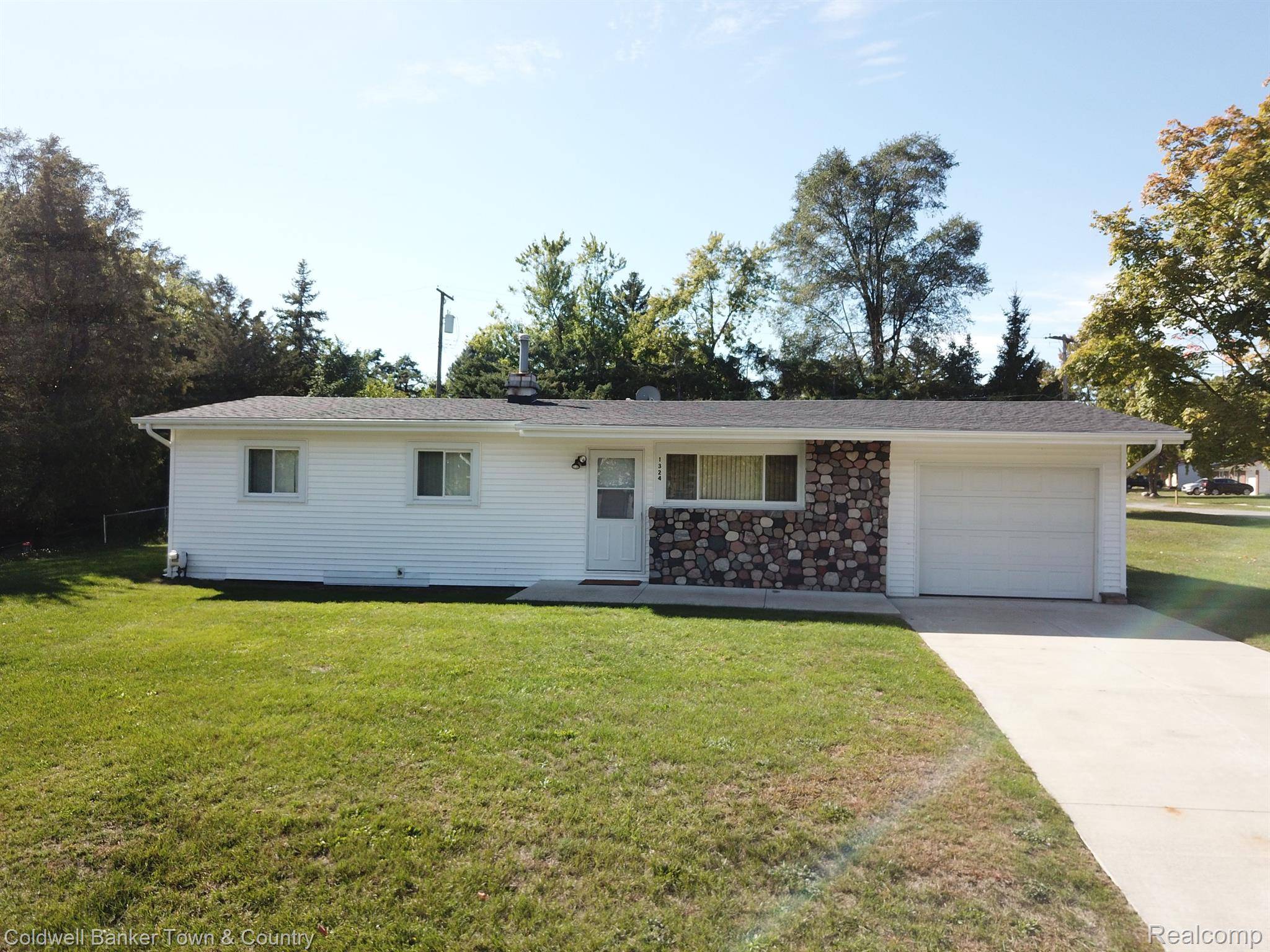 Oxford, MI 48371,1324 CARDIGAN DR