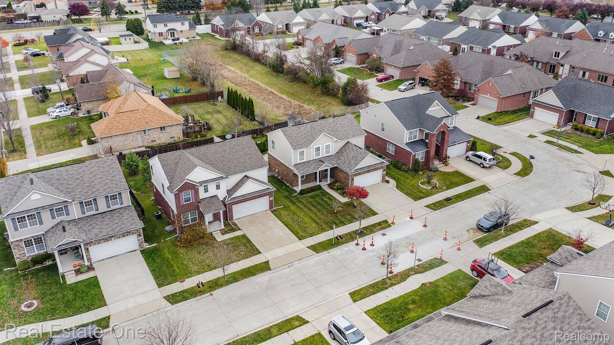 MI 48313,42769 GREYSTONE DR