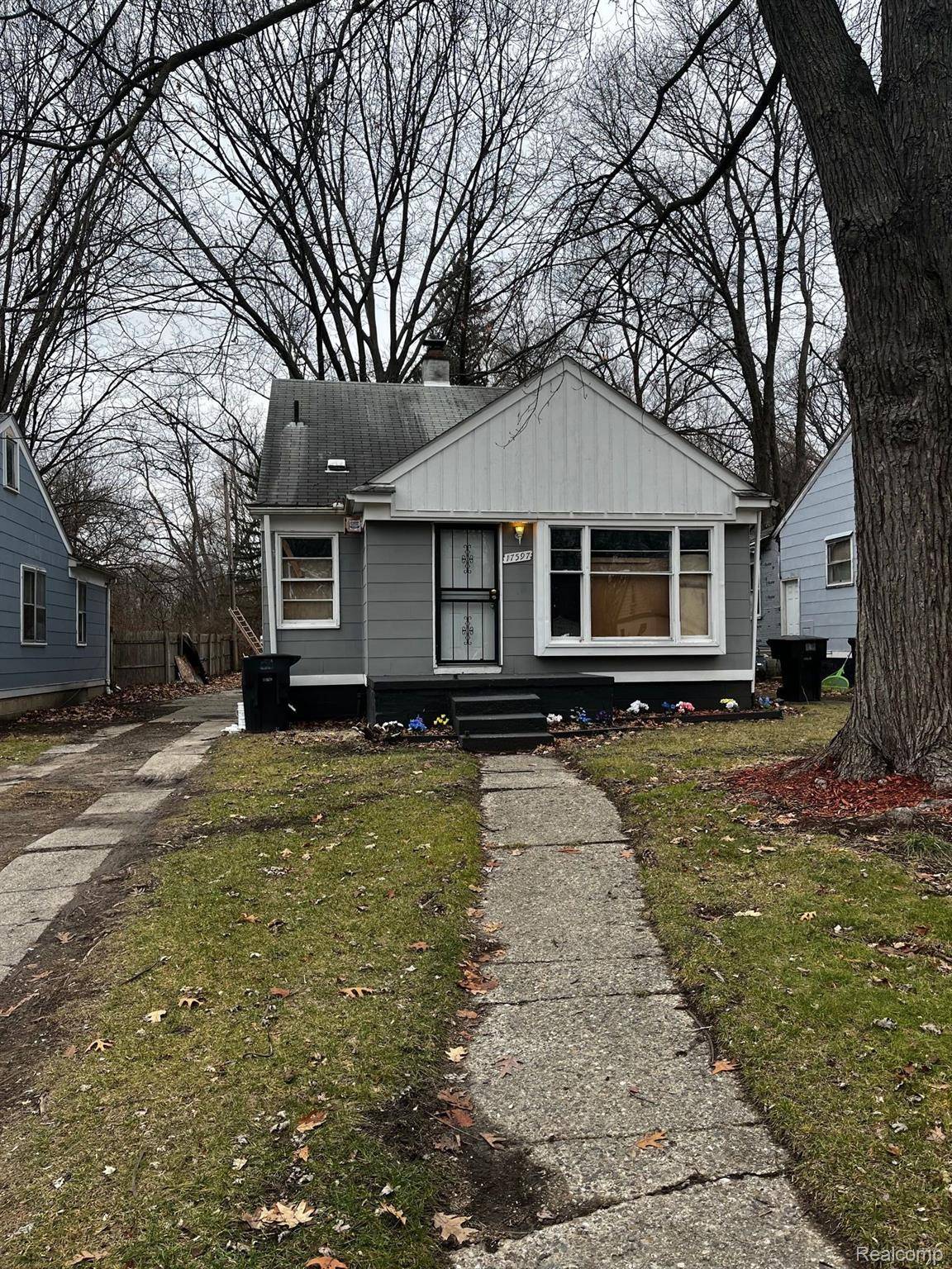 MI 48219,17597 PIERSON ST