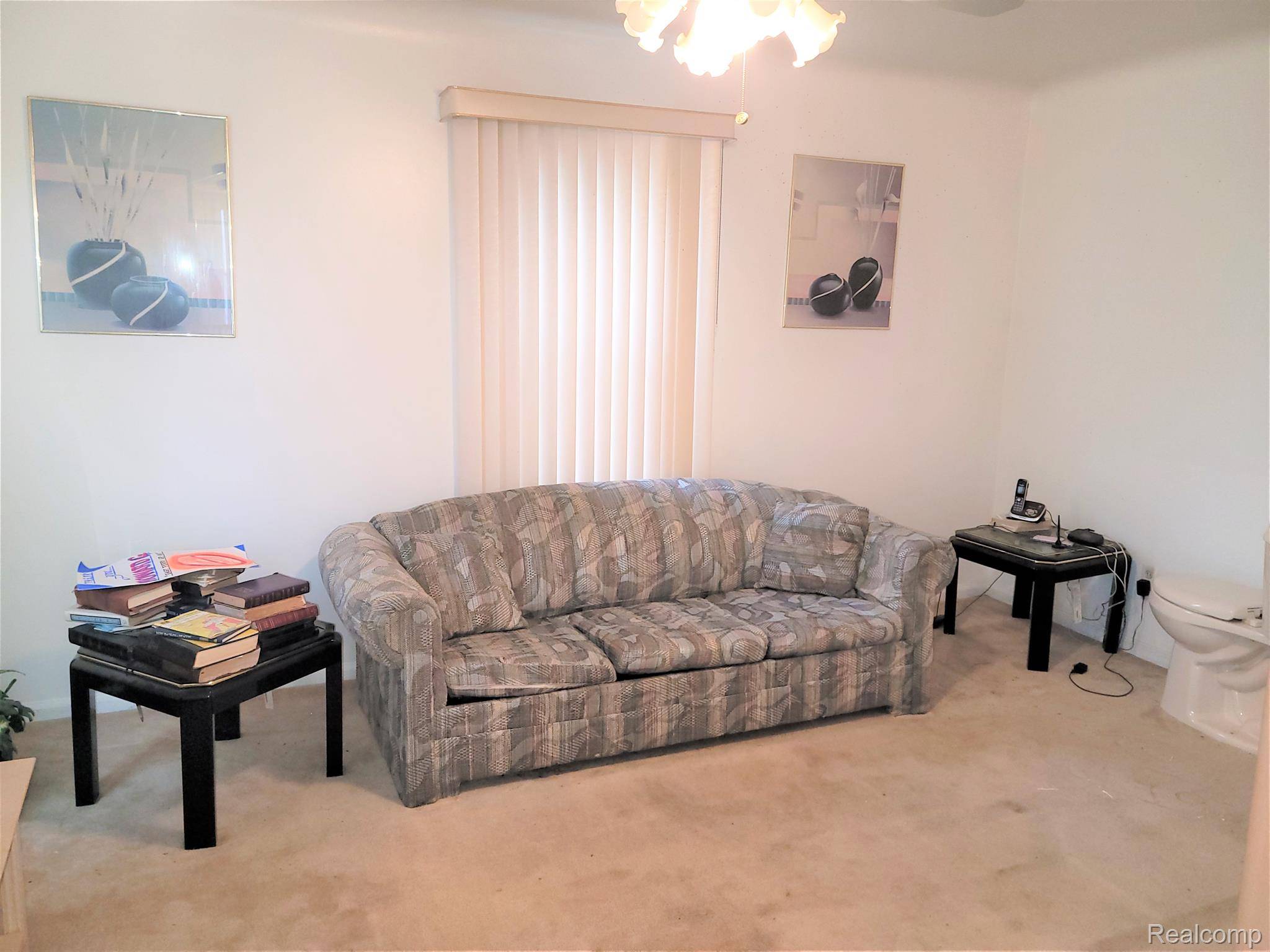 Detroit, MI 48219,19722 AVON AVE