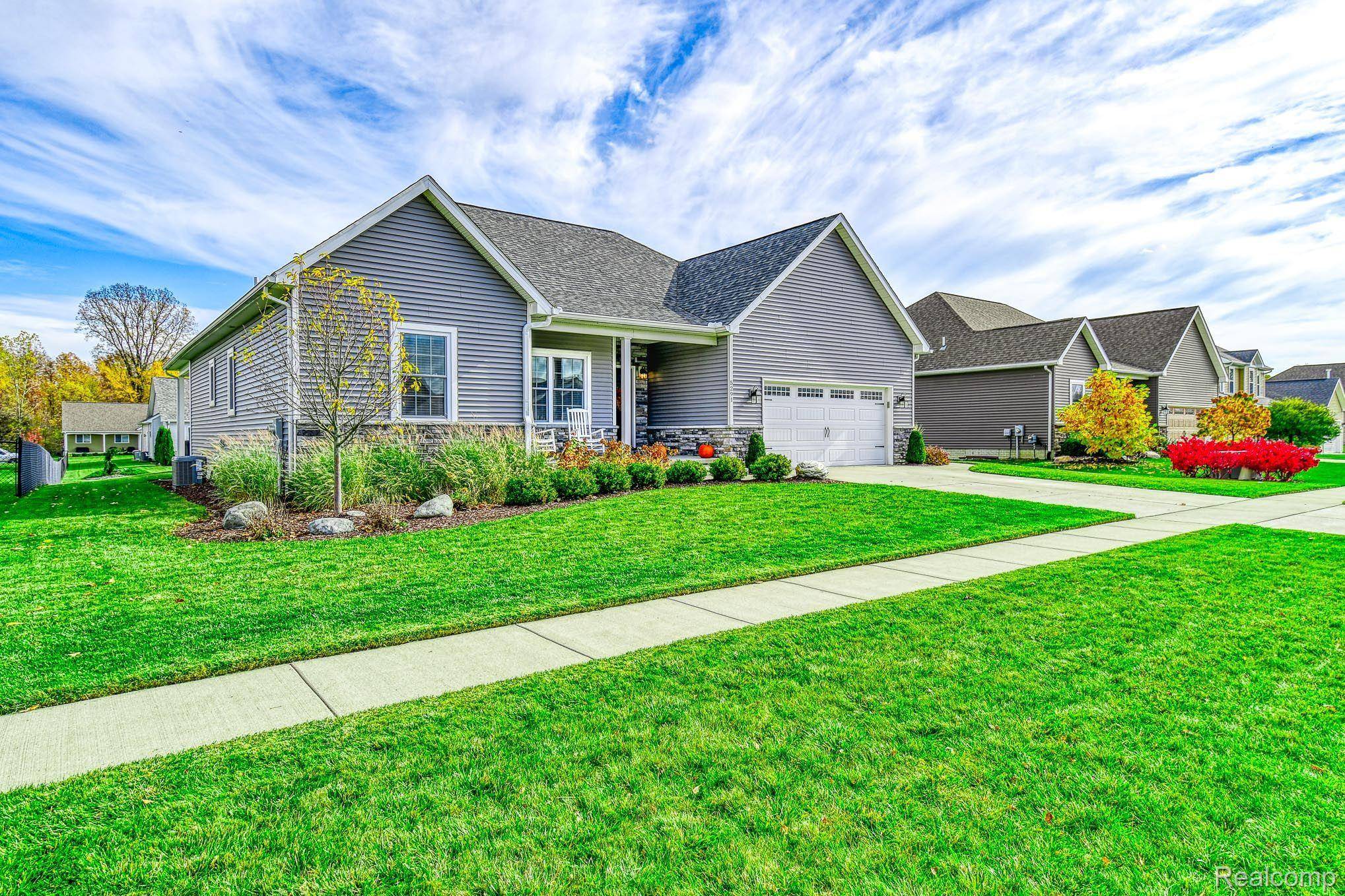 MI 48003,5291 Devenshire DR