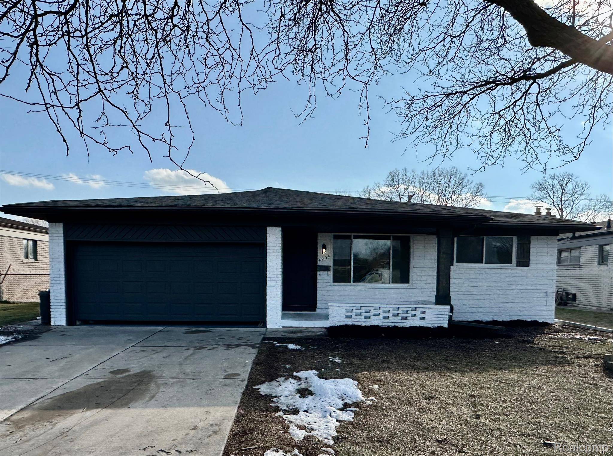 MI 48310,4934 DICKSON DR