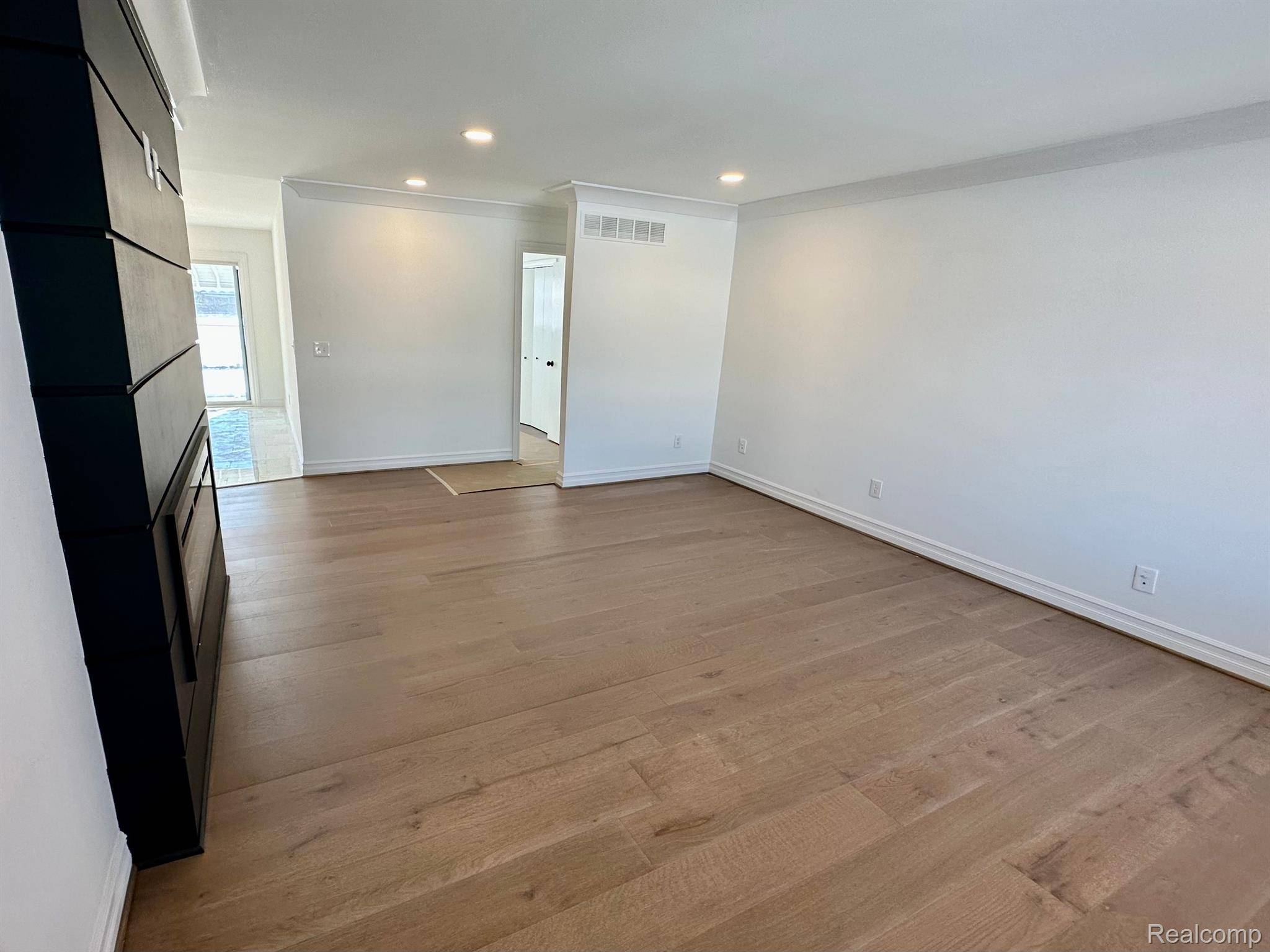 MI 48310,4934 DICKSON DR