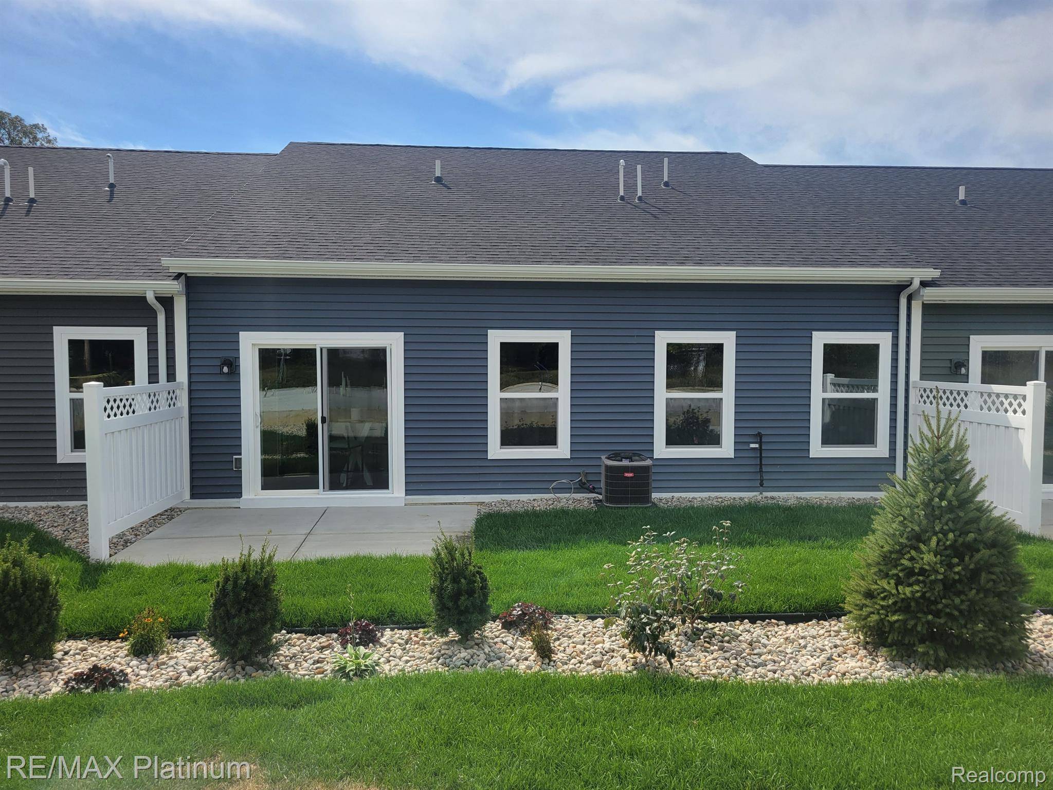 Linden, MI 48451,128 CRESCENT AVE #15