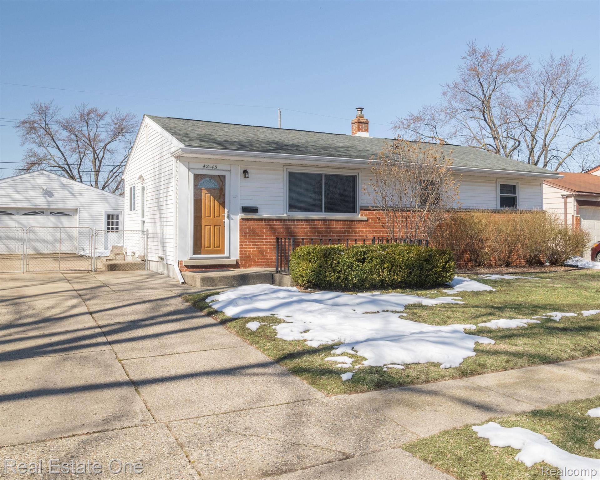 MI 48313,42145 STANBERRY DR