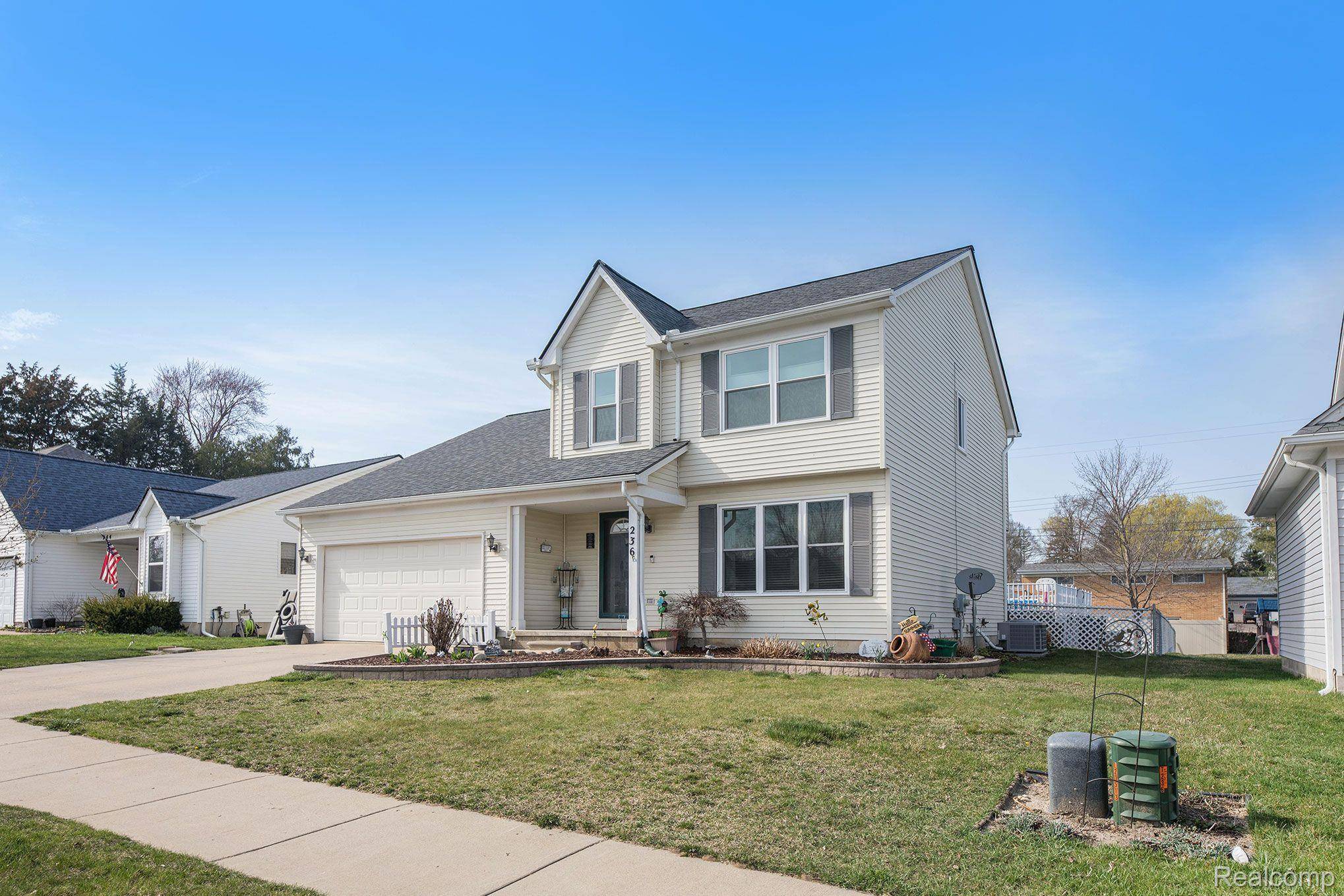 Imlay City, MI 48444,236 SCHOOL HOUSE DR