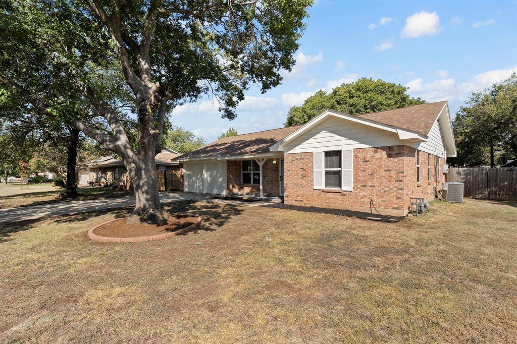 Crowley, TX 76036,317 E Glendale Street