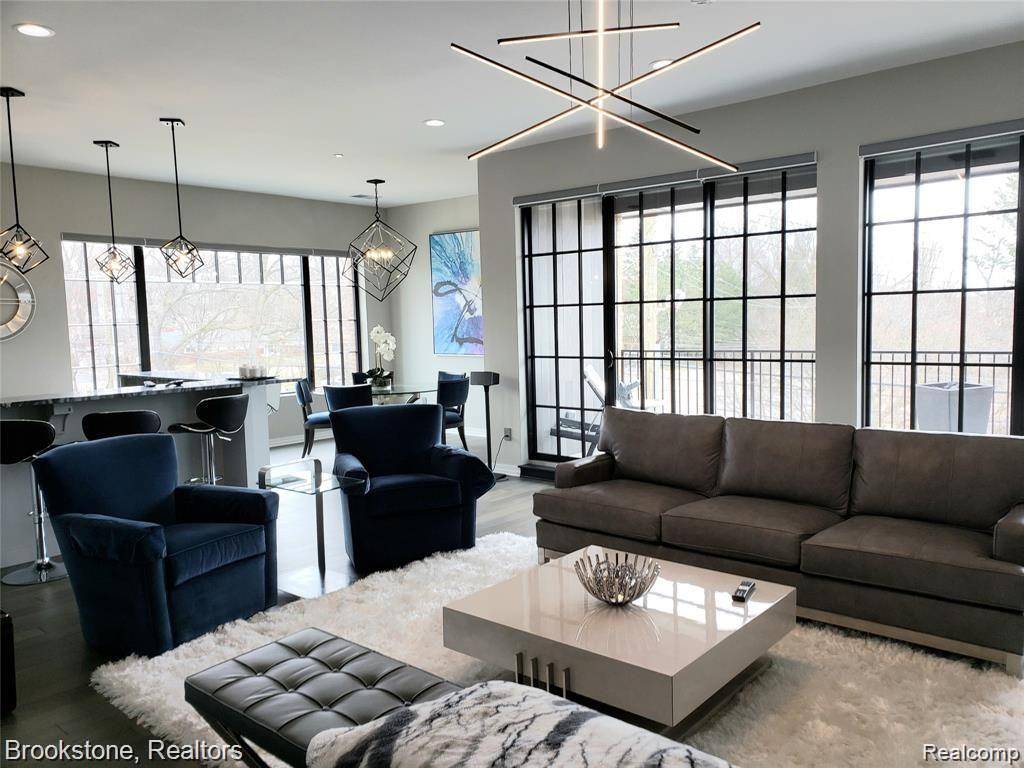 Rochester, MI 48307,804 N MAIN ST #3D