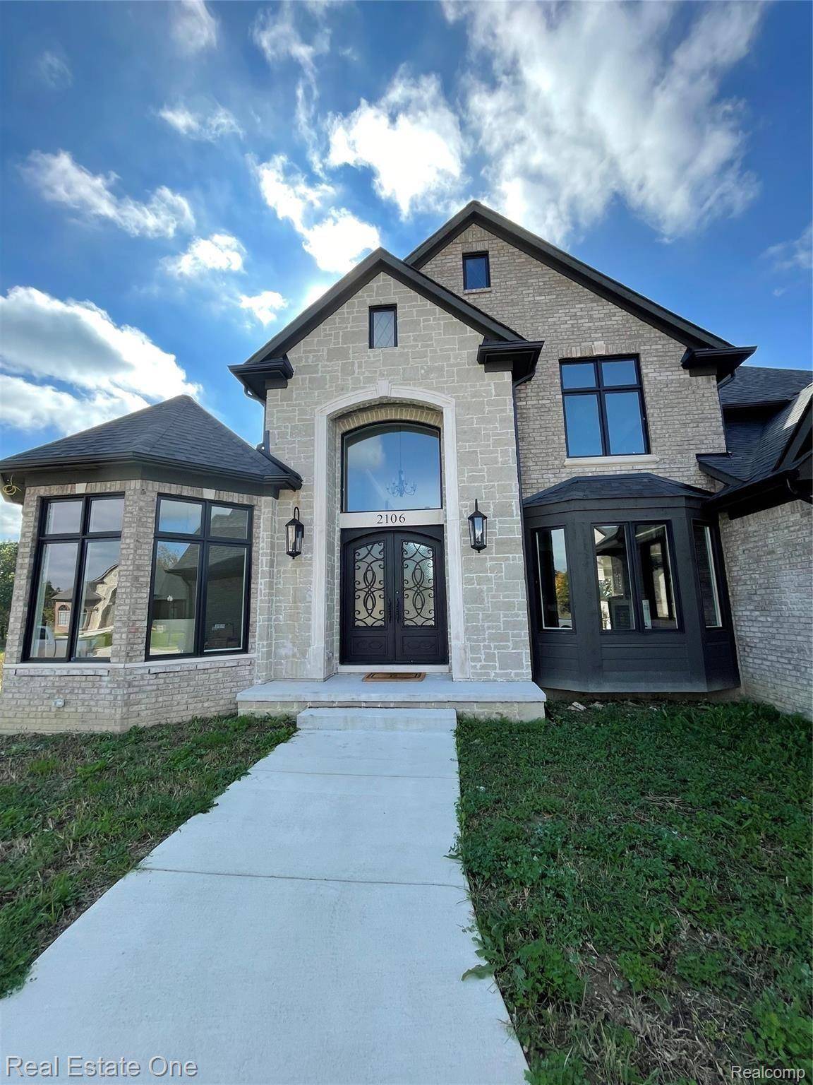 Utica, MI 48316,2106 LEEWOOD DR (UNIT #42)