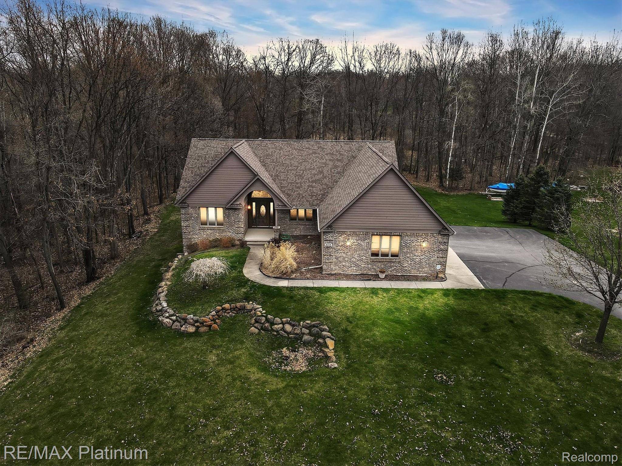 Pinckney, MI 48169,8159 CHAMBERS RD