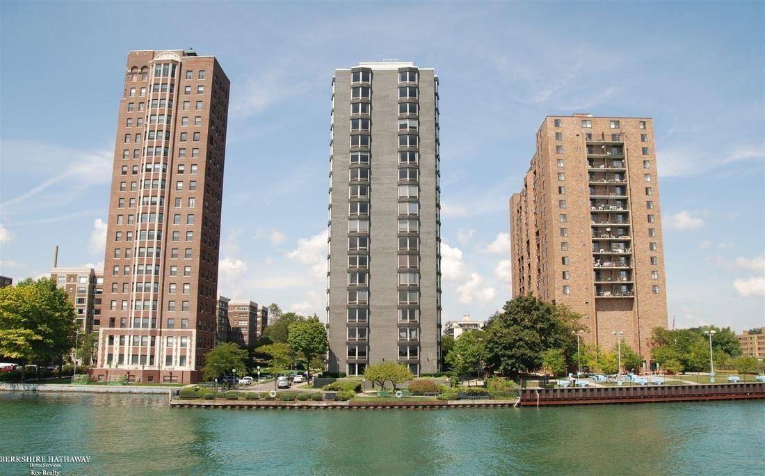 Detroit, MI 48214,8200 E Jefferson Ave # 703