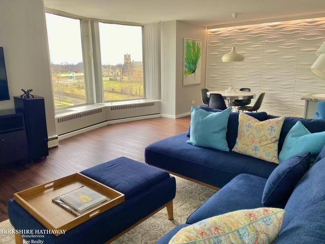 Detroit, MI 48214,8200 E Jefferson Ave # 703