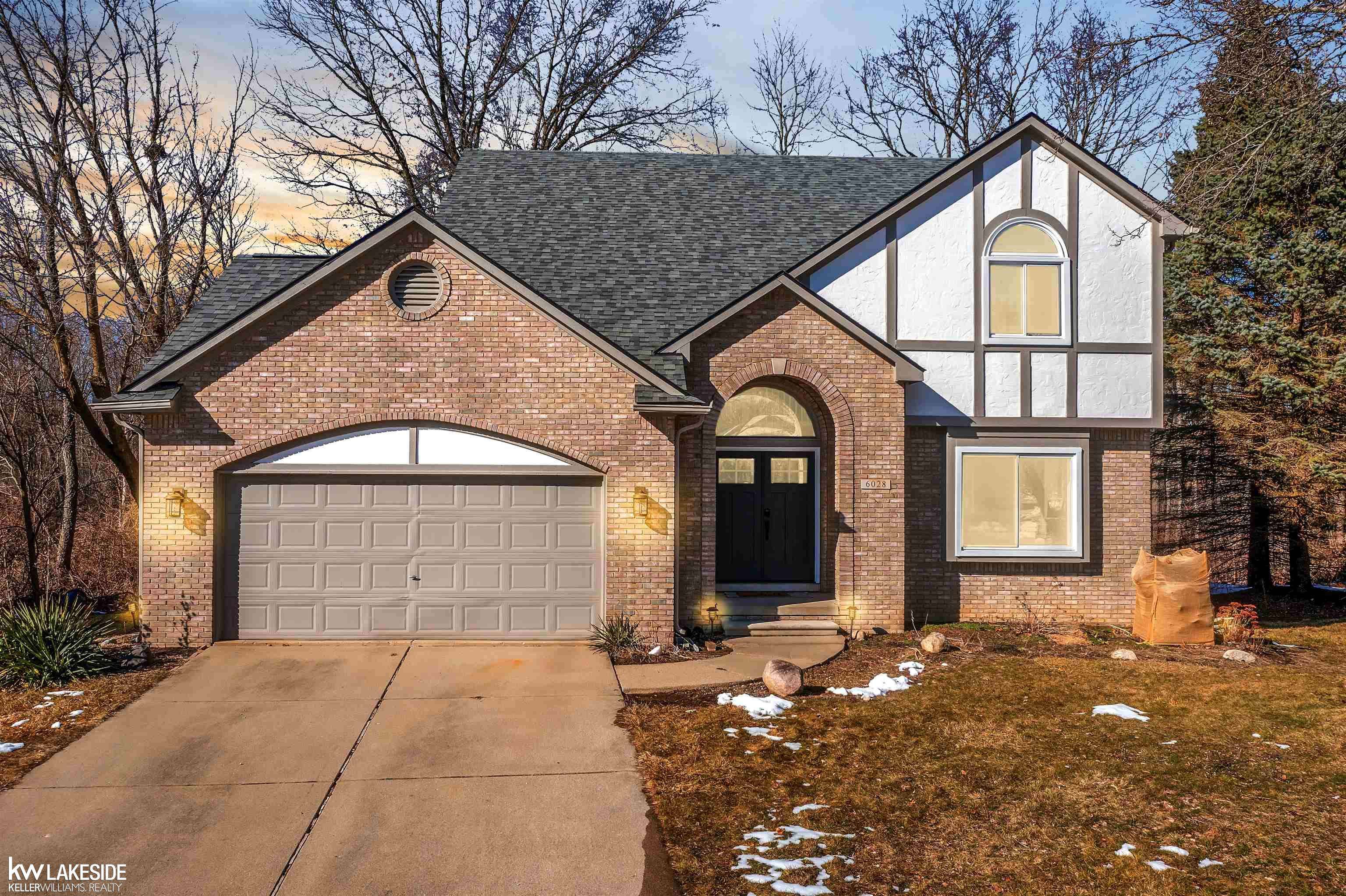 West Bloomfield, MI 48324,6028 Jennifer Crescent