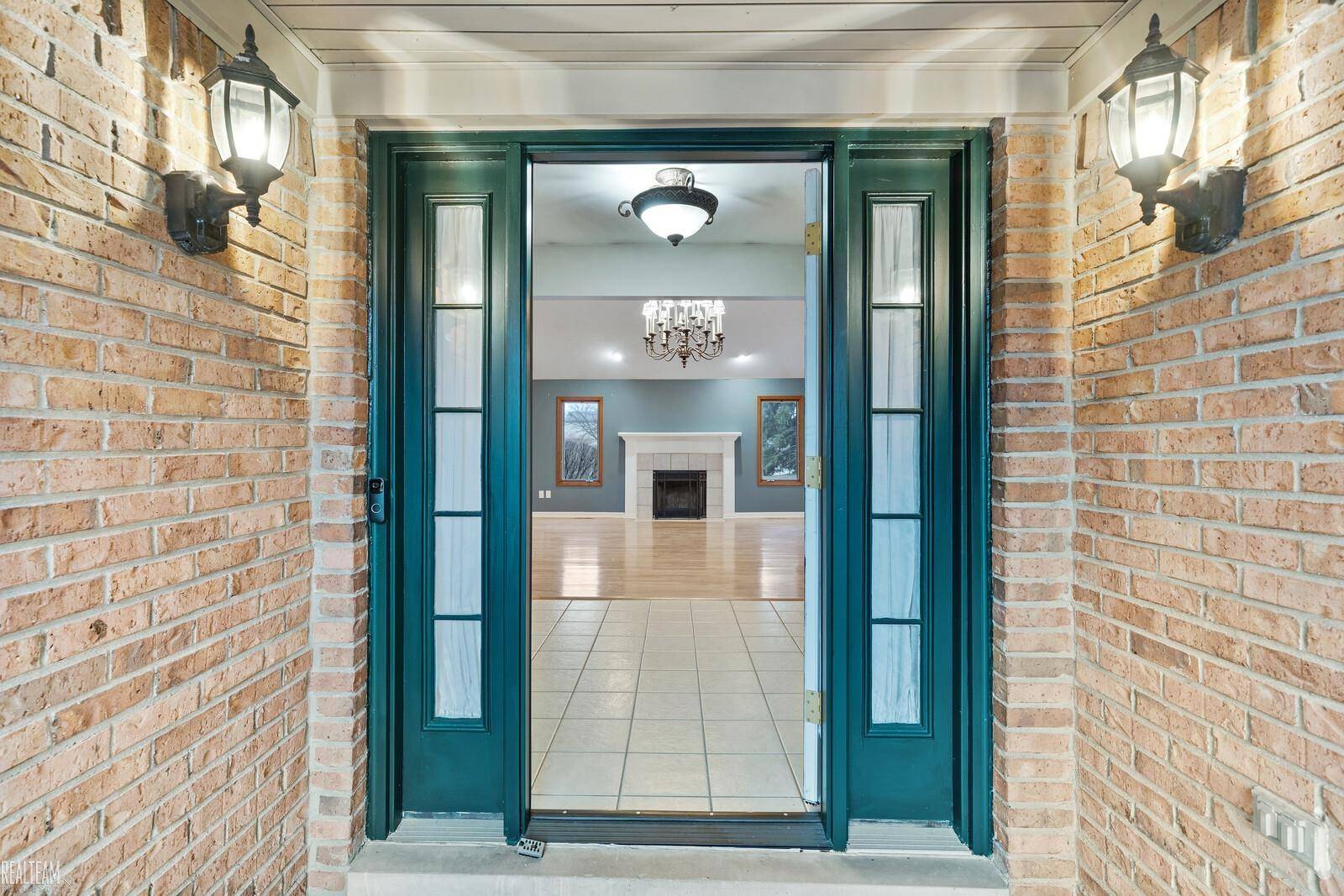 Macomb, MI 48044,45785 Delta