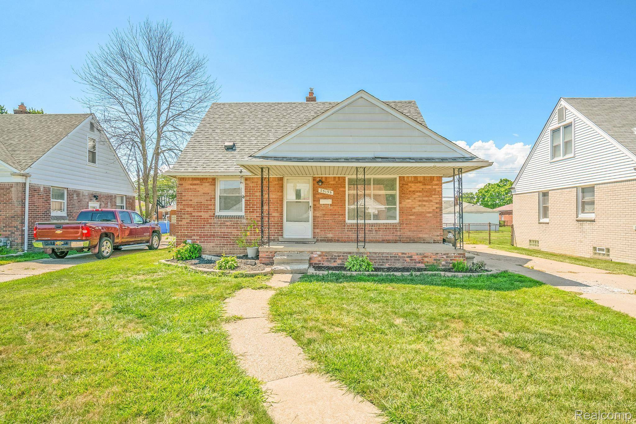 Roseville, MI 48066,25195 MACKINAC ST