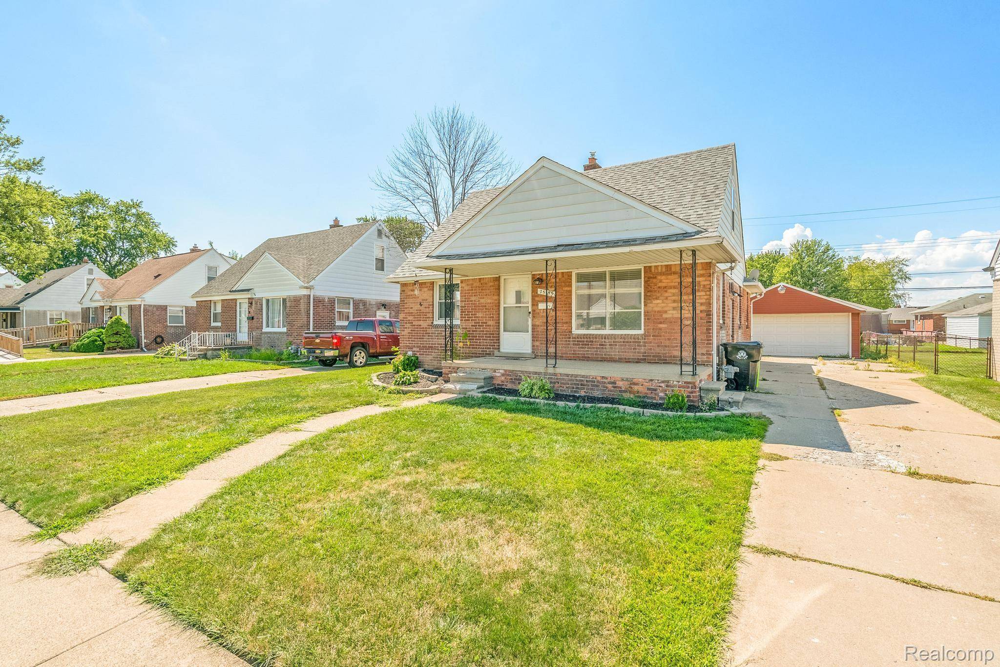 Roseville, MI 48066,25195 MACKINAC ST