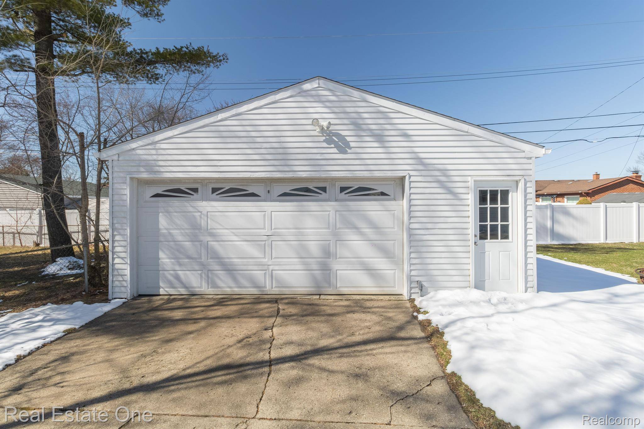 MI 48313,42145 STANBERRY DR