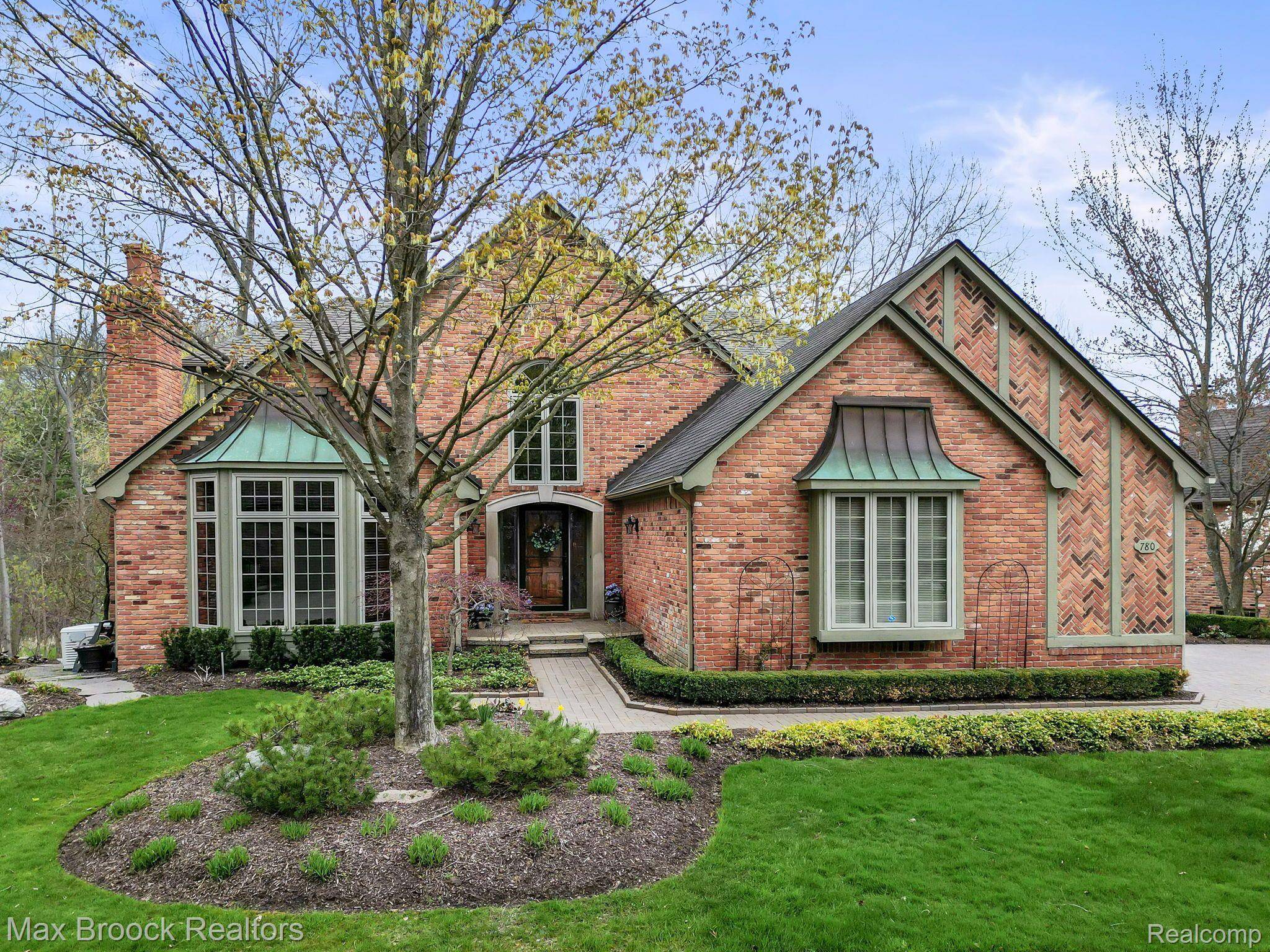 Bloomfield Hills, MI 48304,780 WINDEMERE CT