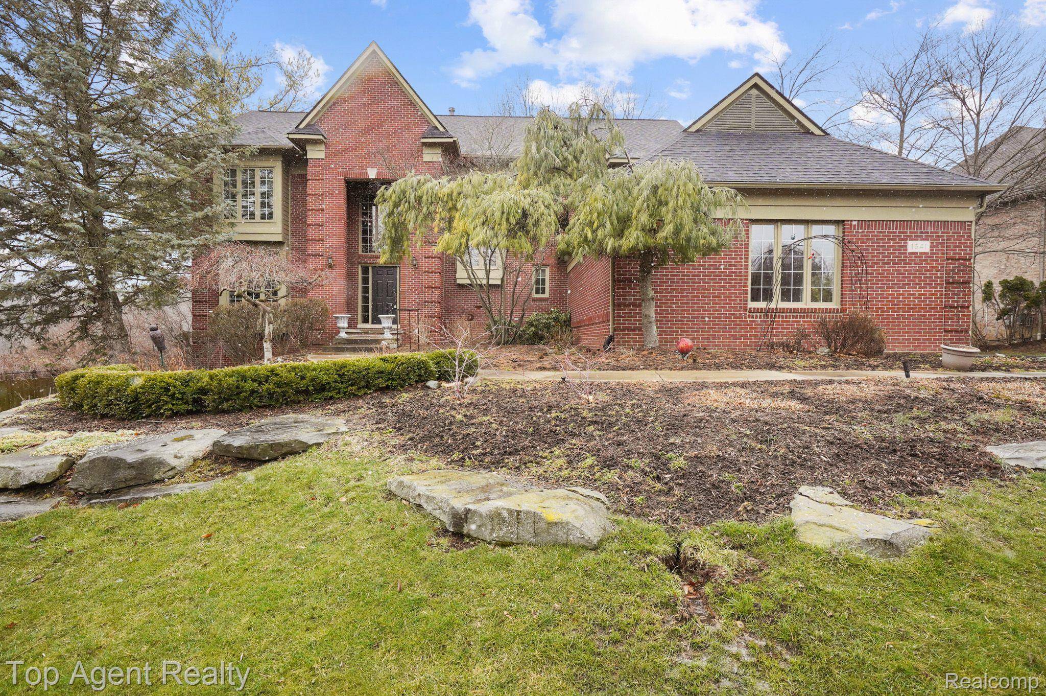 Rochester Hills, MI 48306,1641 CROFT HILL DR