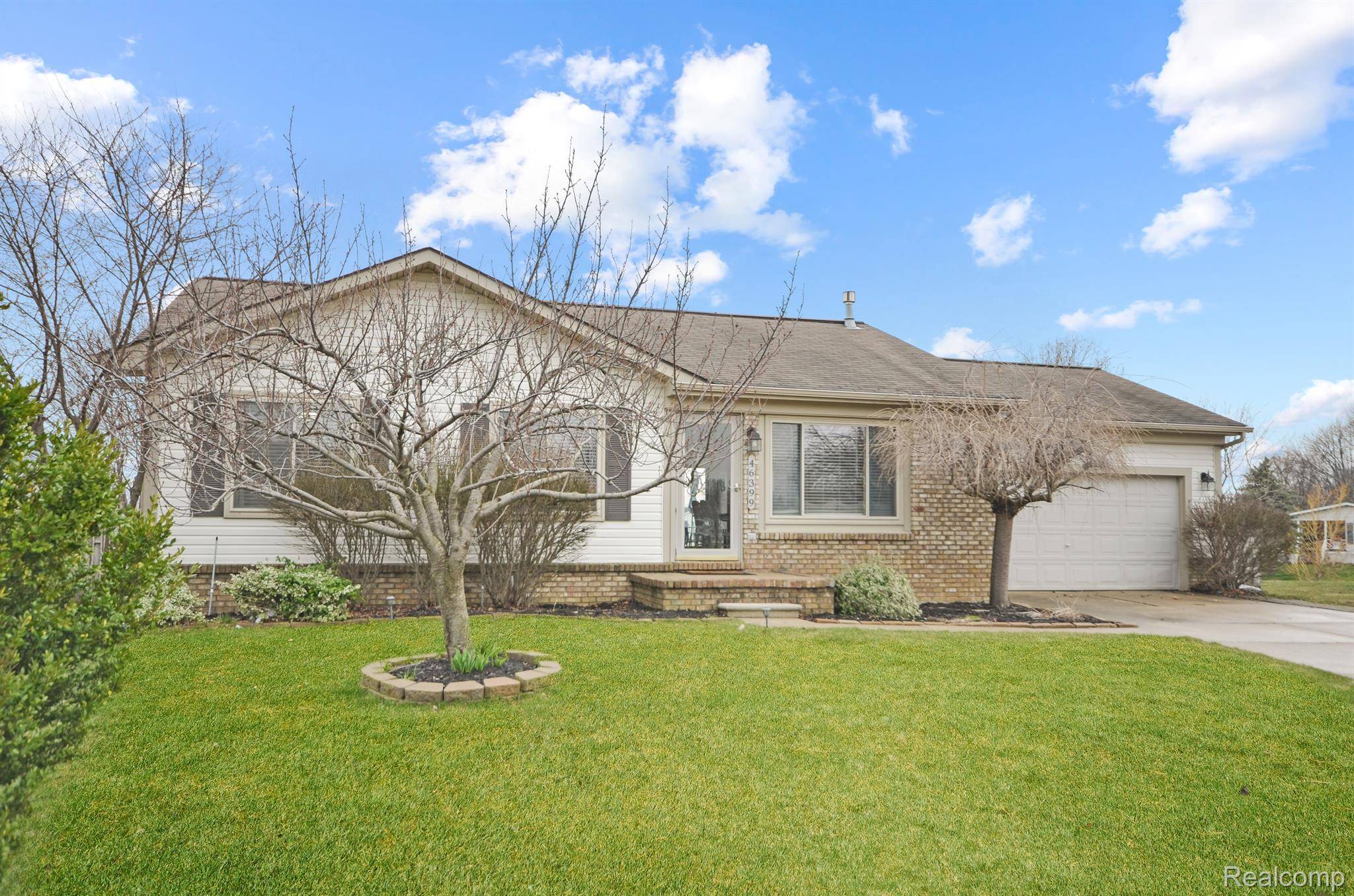 MI 48044,46399 Brookside North DR