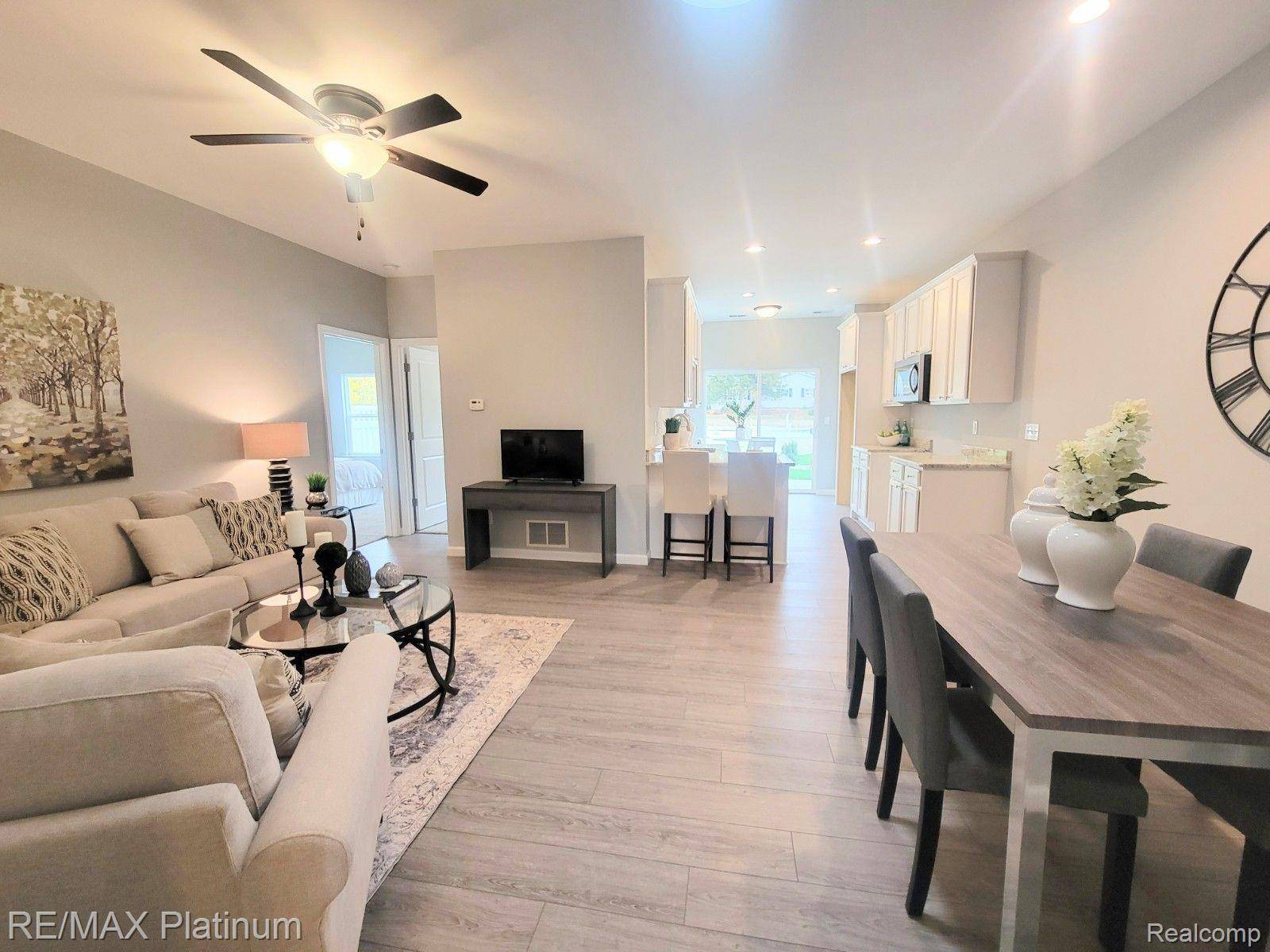 Linden, MI 48451,105 CRESCENT AVE #03