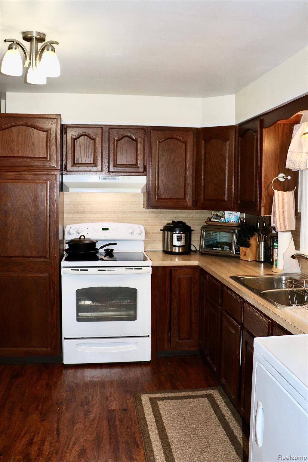 MI 48509,2415 EGLESTON AVE