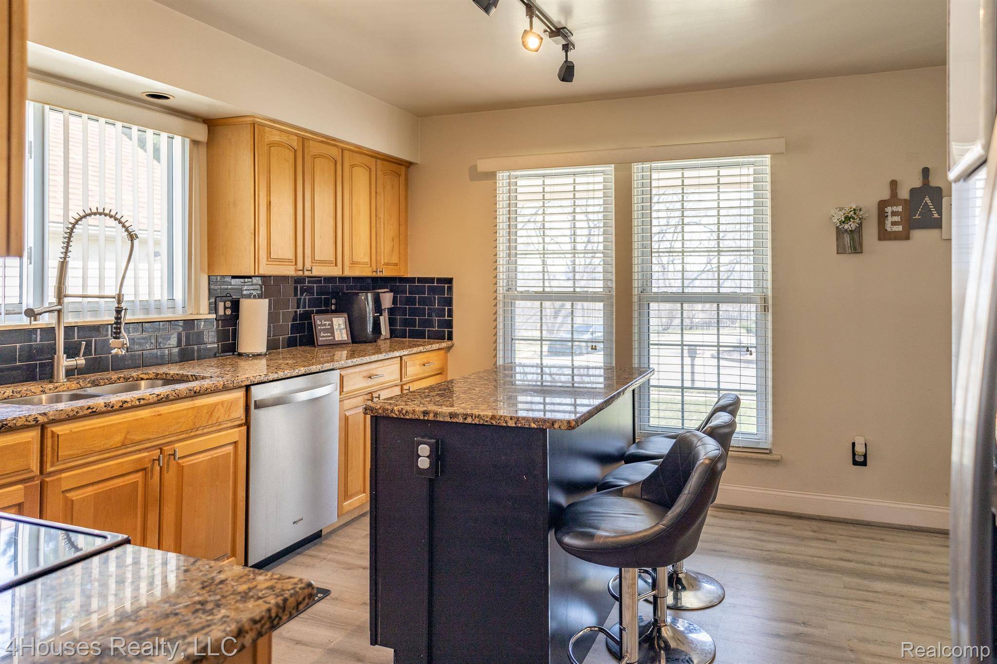 Pontiac, MI 48342,131 HILLDALE DR