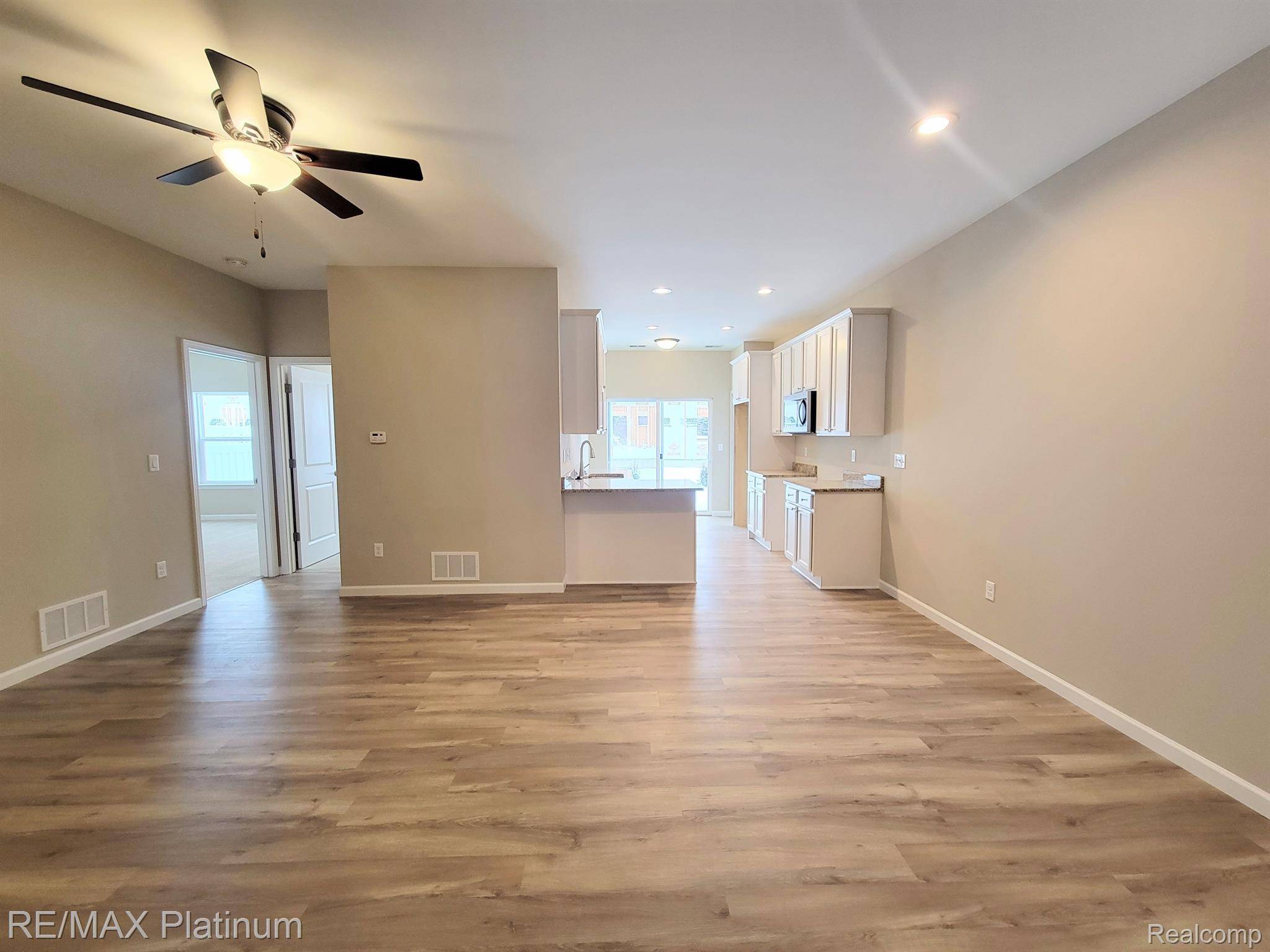 Linden, MI 48451,109 CRESCENT AVE #5